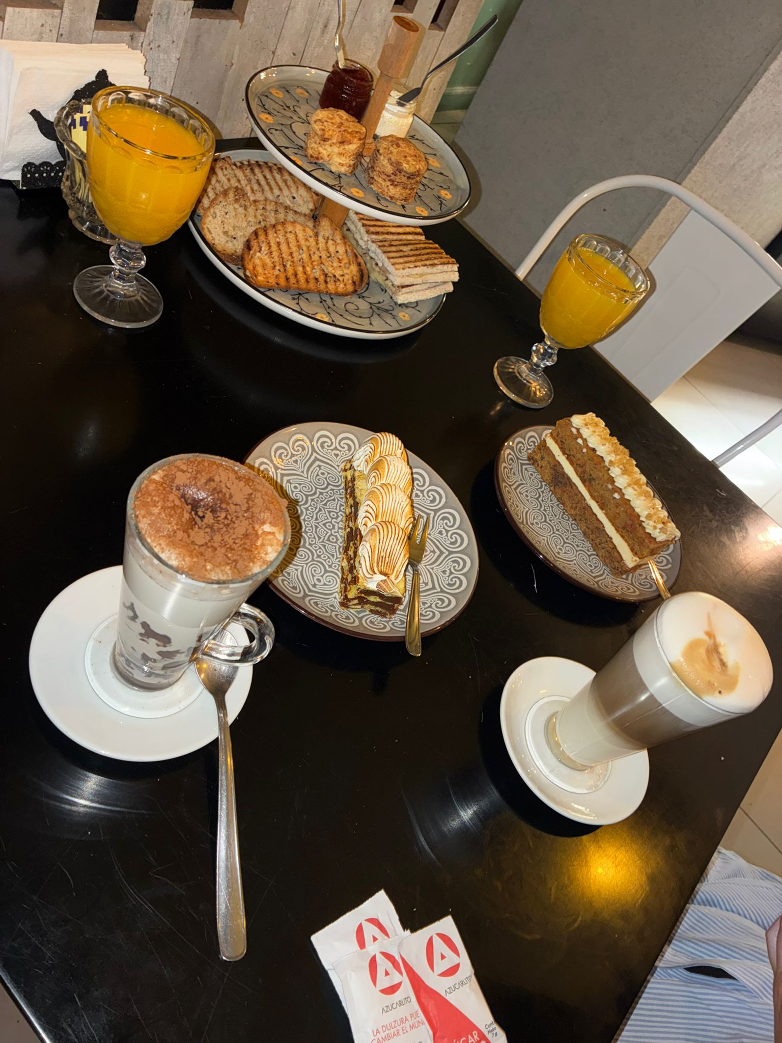 A BRILLAR CAFÉ