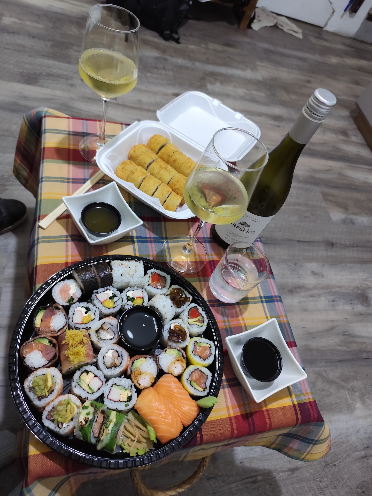 Sushi & Cakes By Caro