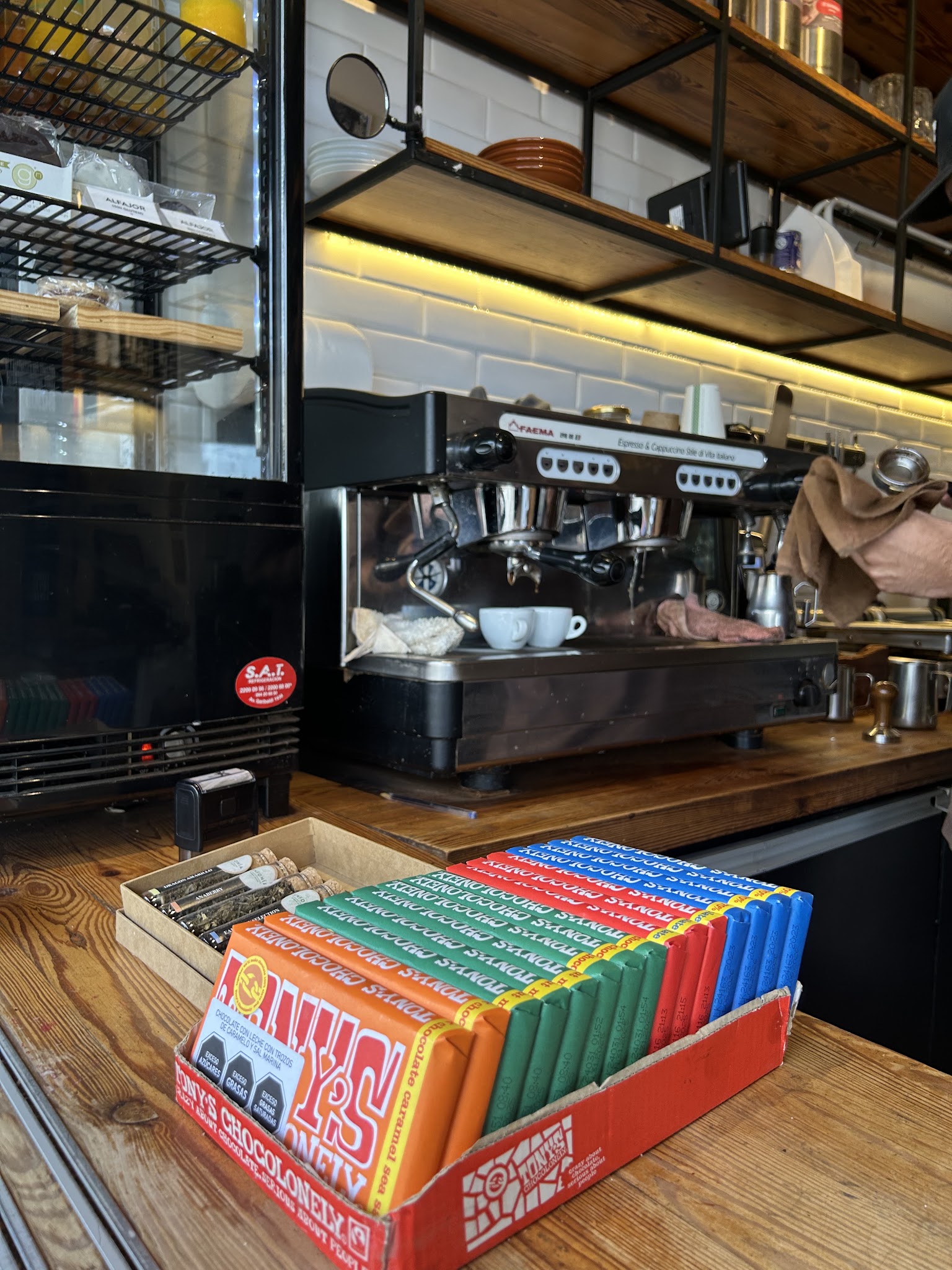La Isla Café