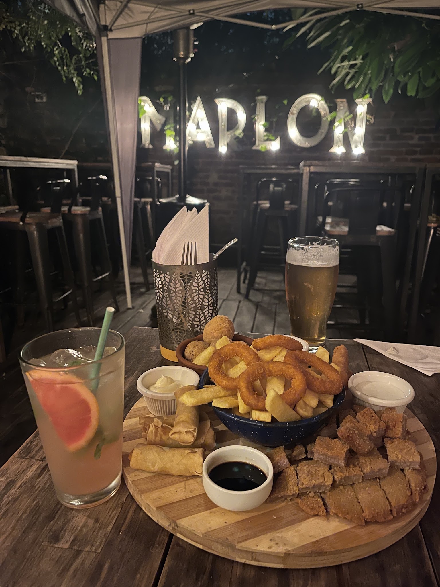 Marlon Bar