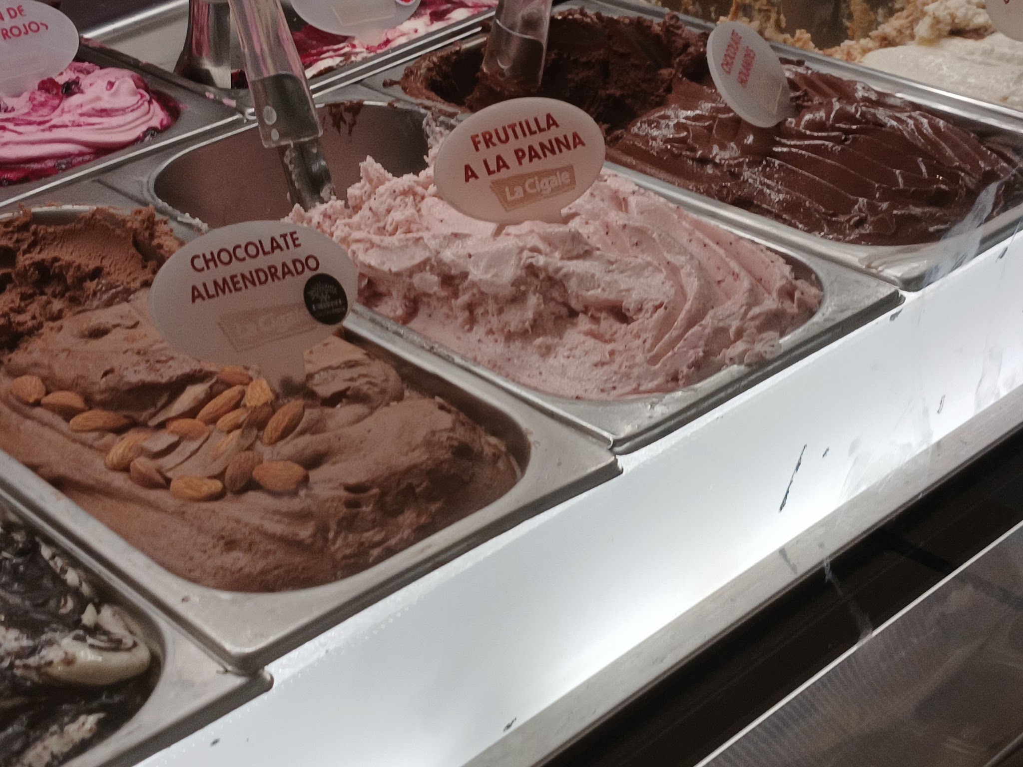 La Cigale · Av. Luis Alberto de Herrera