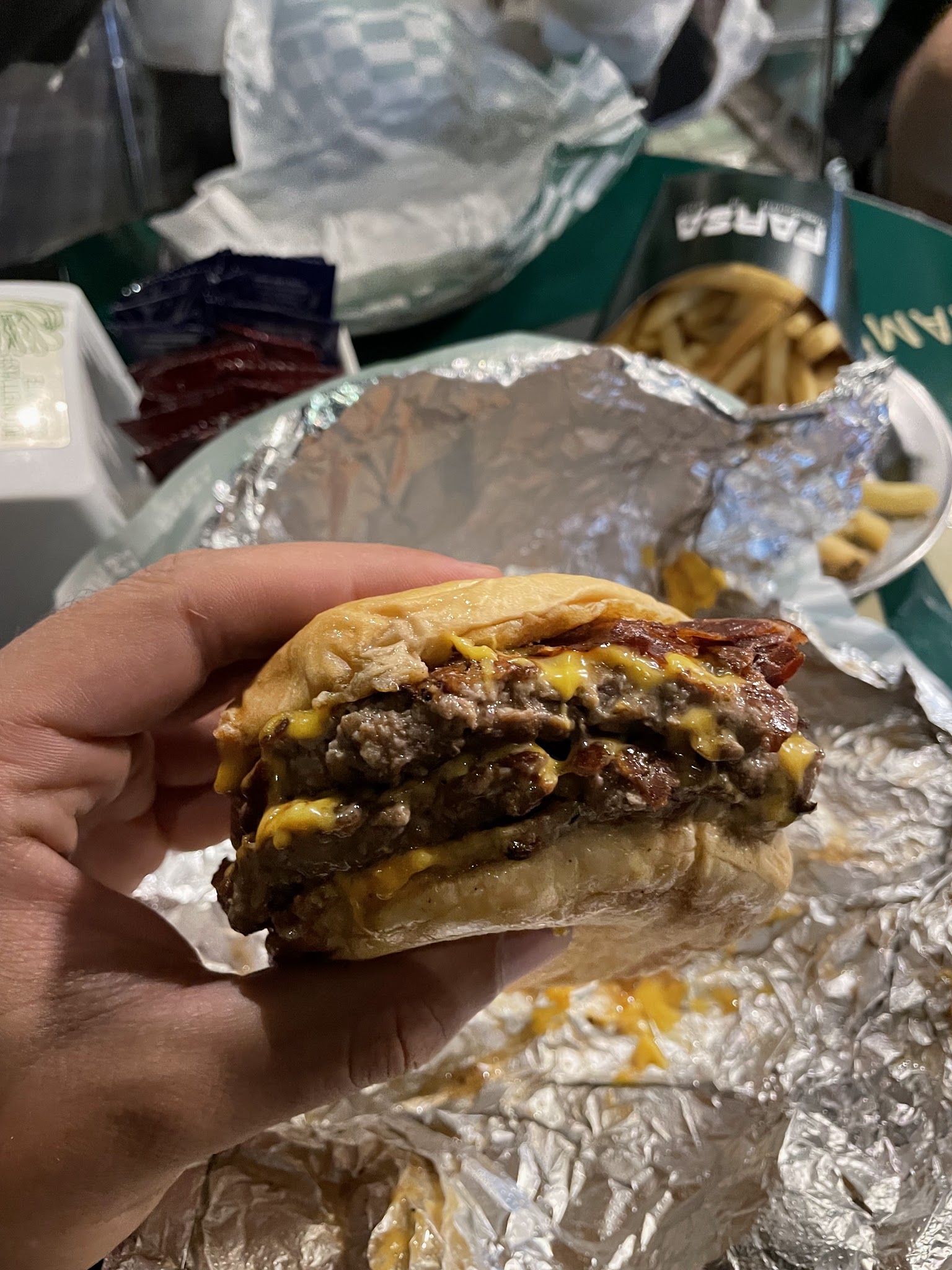 Farsa Burgers