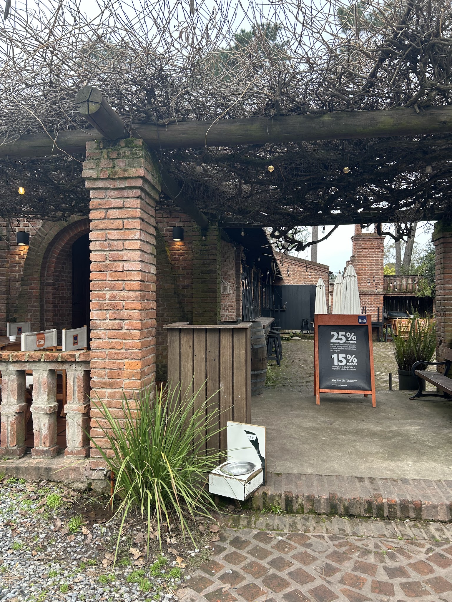 Santa Leoncia bar & grill