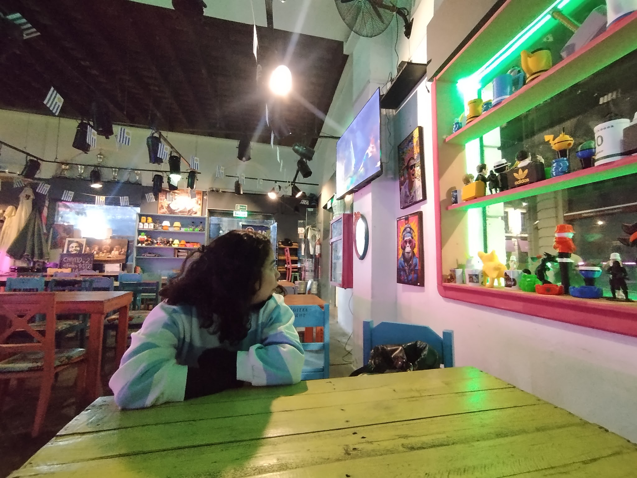 Montevideo Indoor Coffee shop