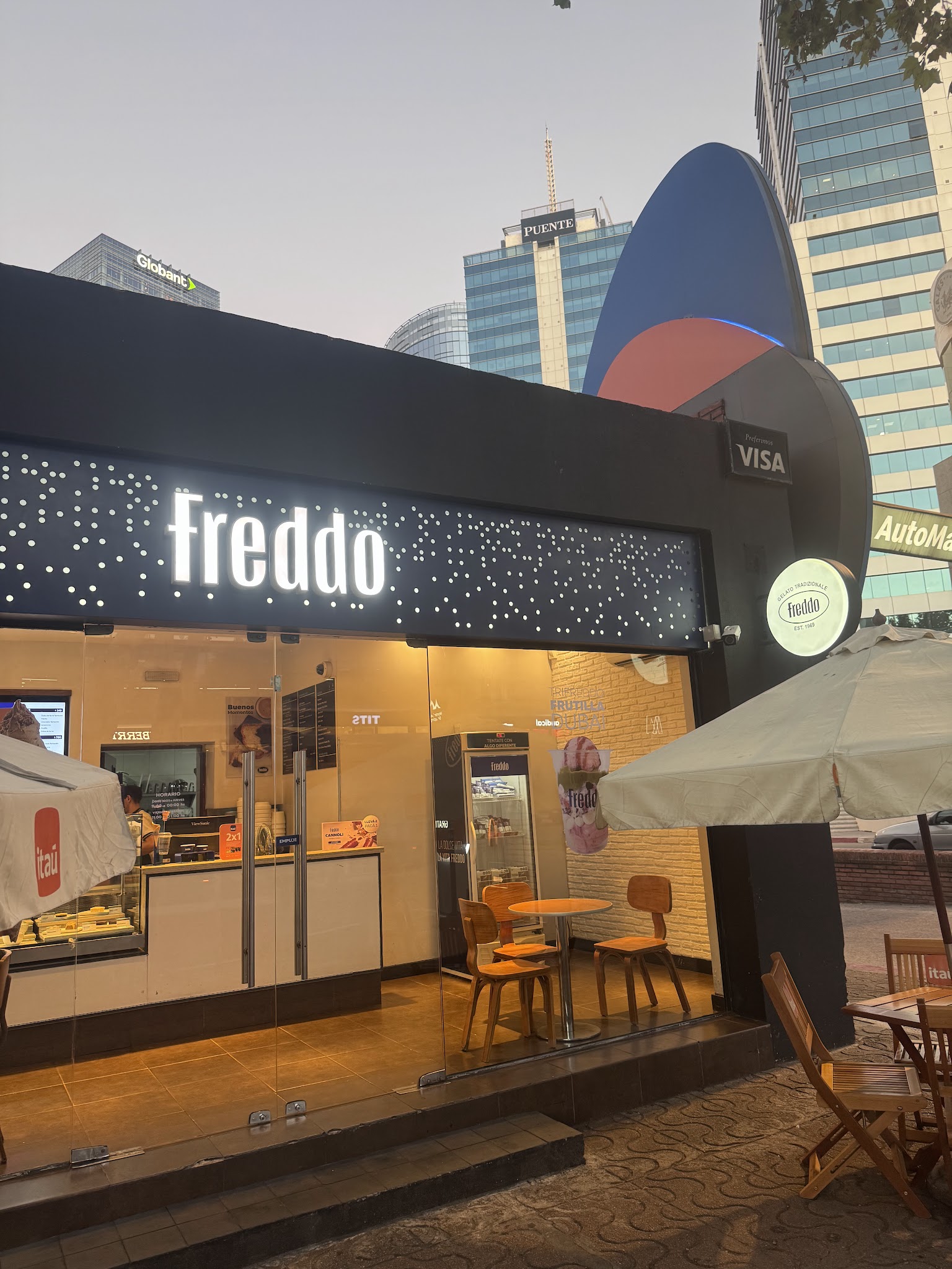 Freddo · Av. Luis Alberto de Herrera