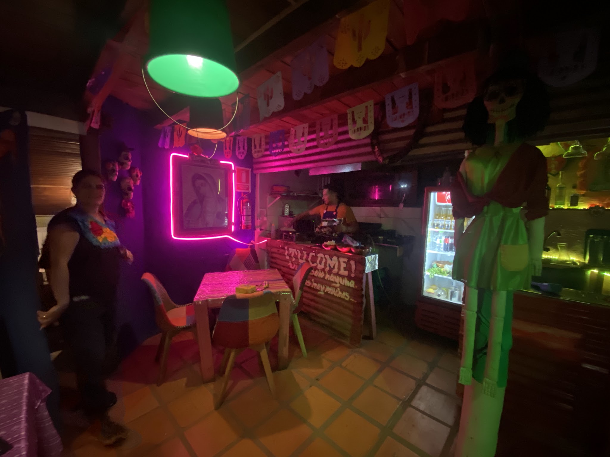 Canta y Come -Taquería Mexicana de Barrio-