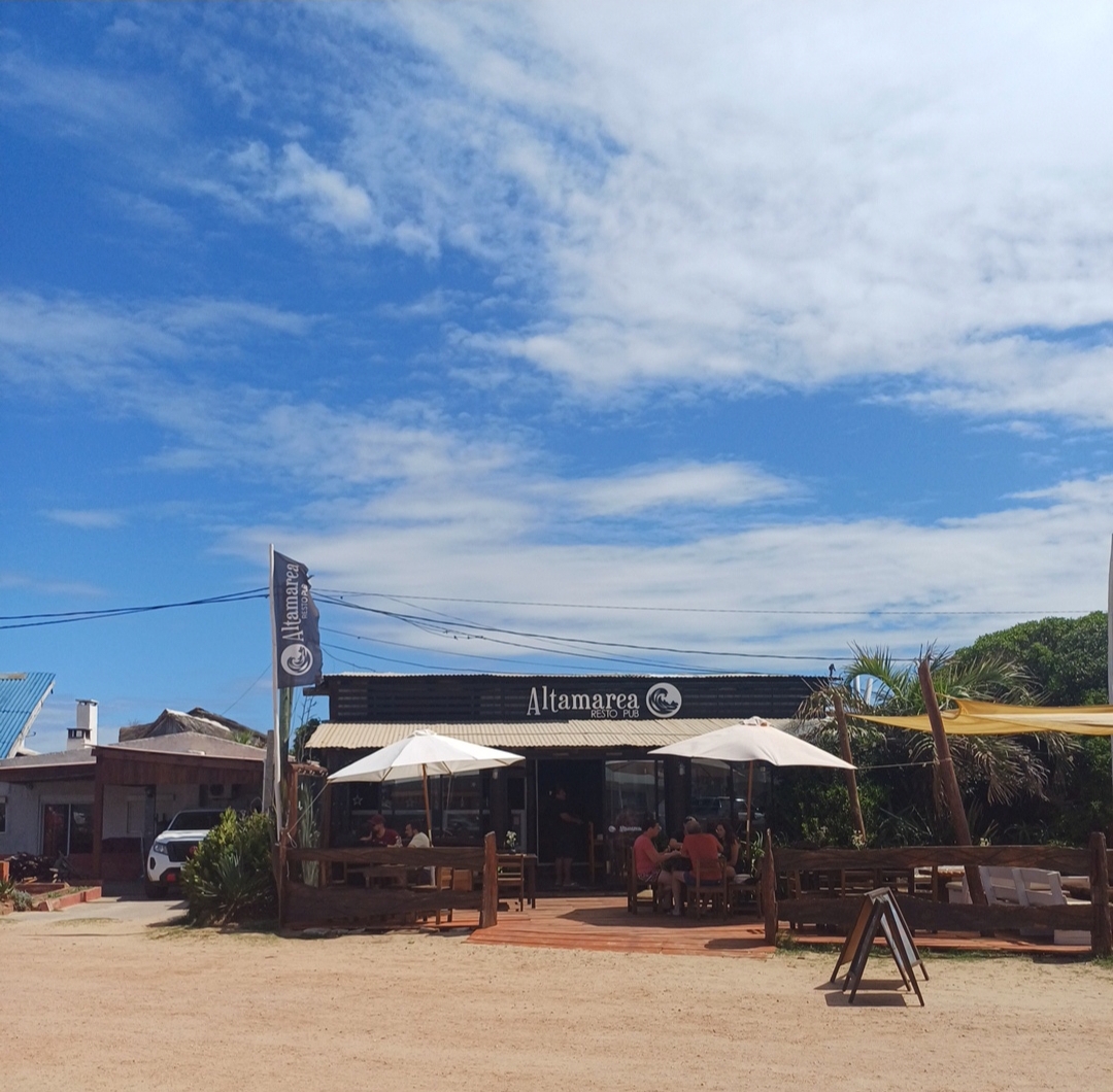 Altamarea Resto Pub
