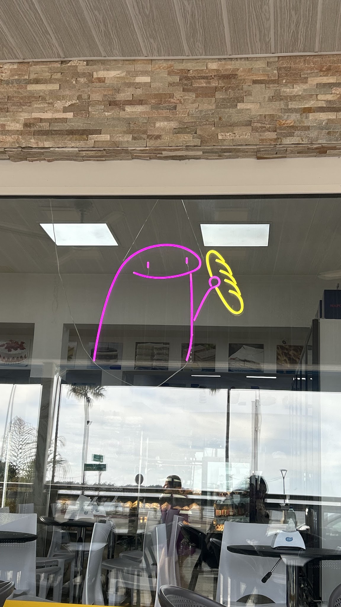 NAPOLIS CONFITERÍA Y PANADERÍA