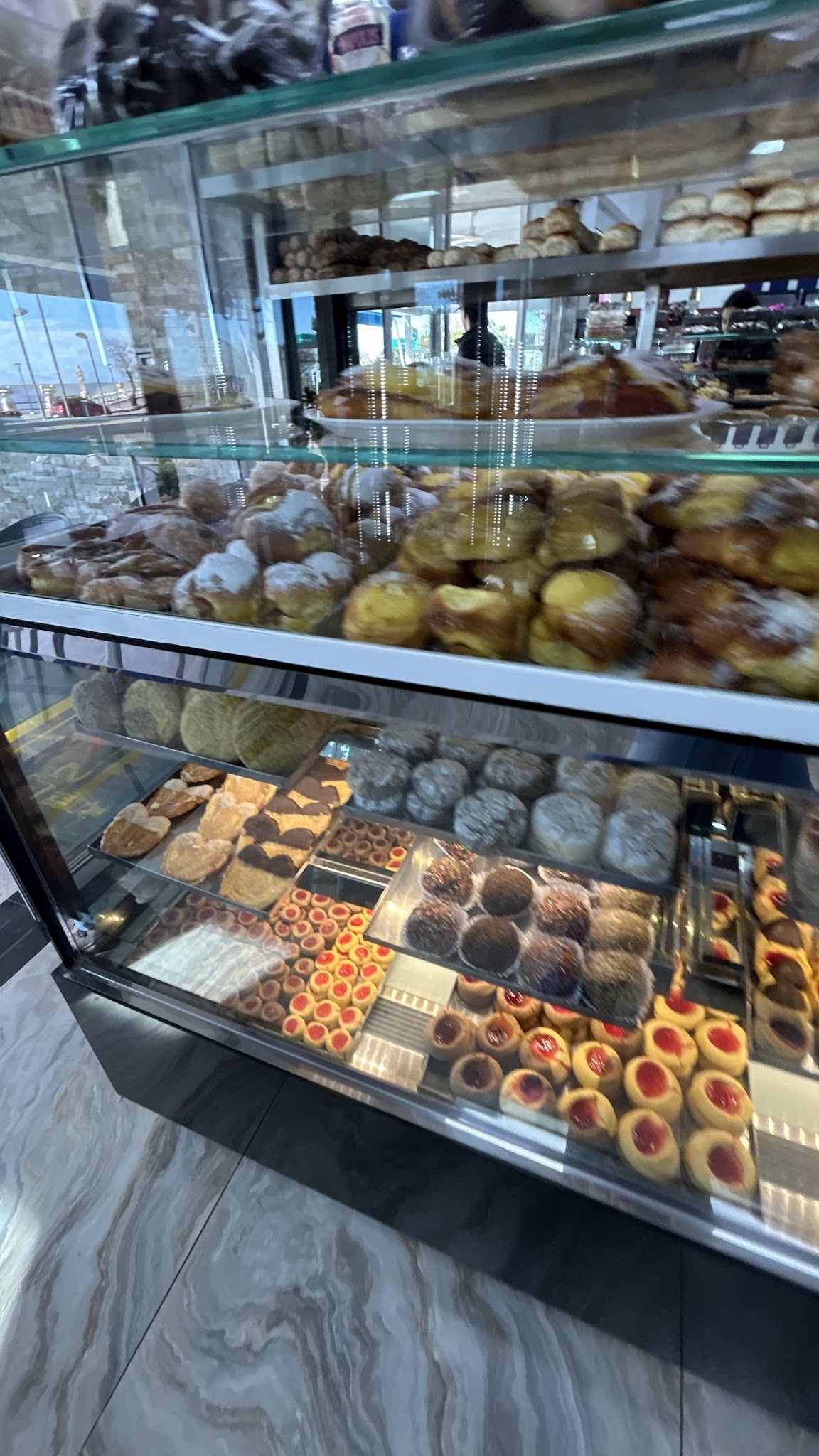 NAPOLIS CONFITERÍA Y PANADERÍA