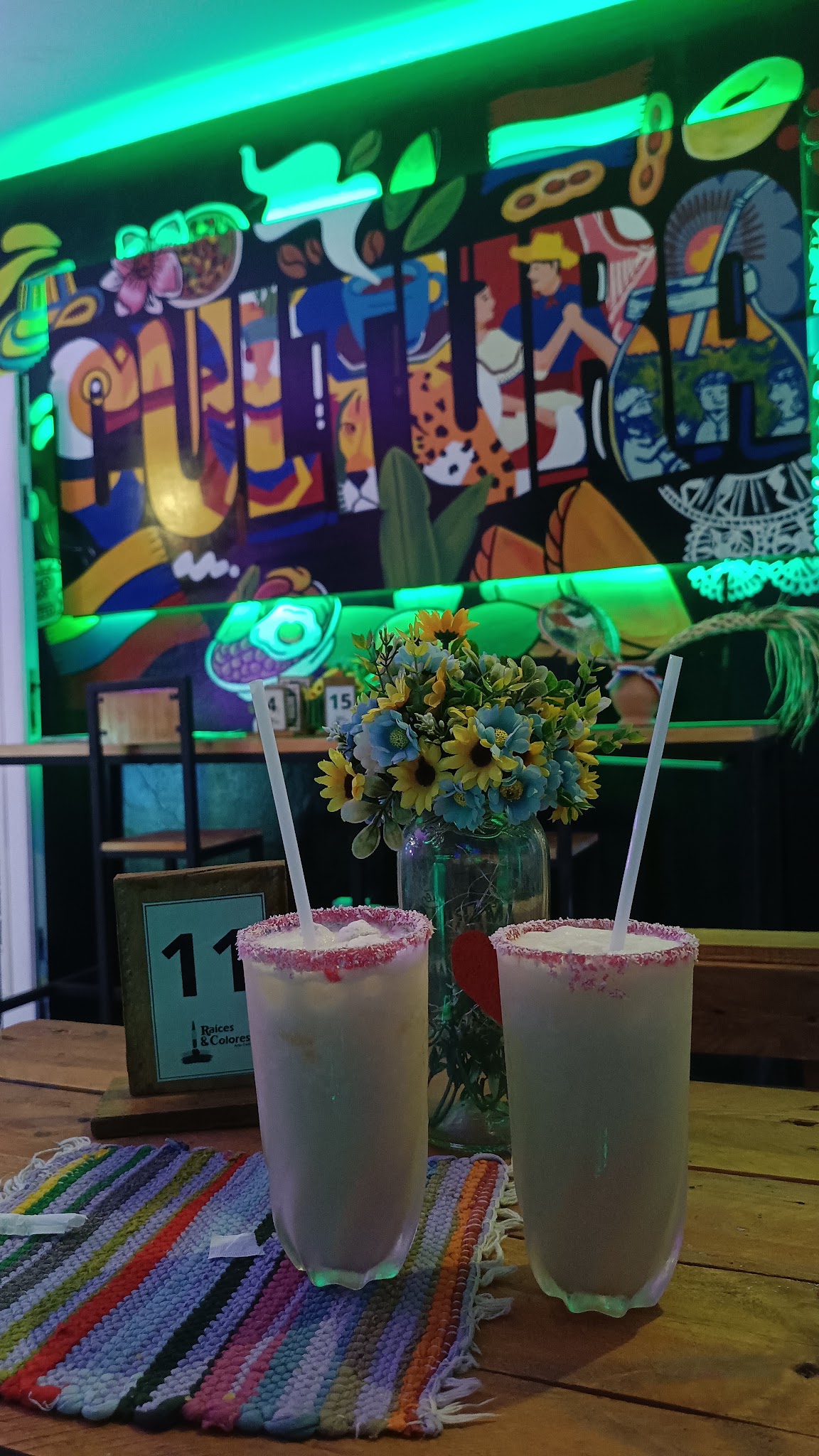 Raíces & colores (Arte-café)