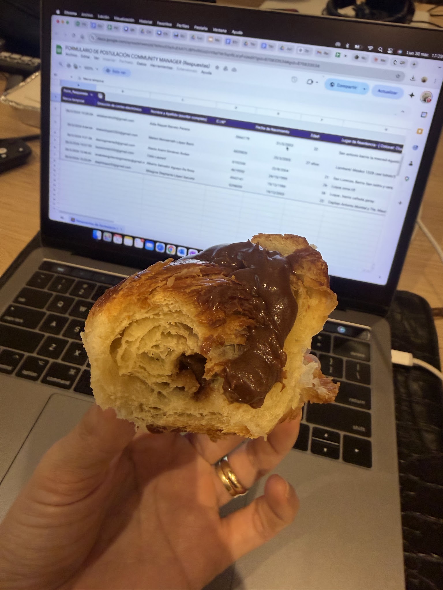 HELENA LA PASTELERIA · De la Residenta