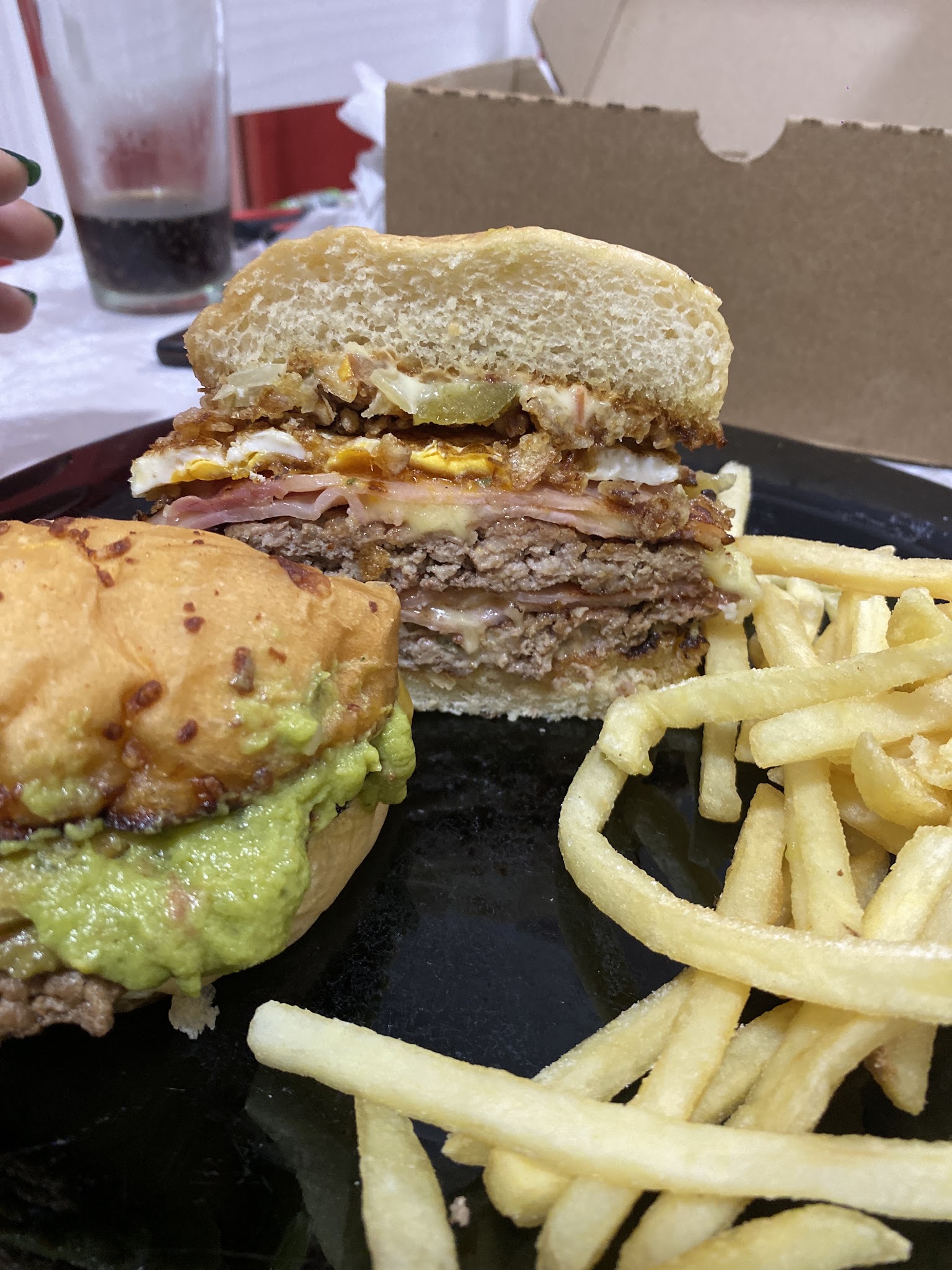 Garufa Burgers Milas y Pizzas