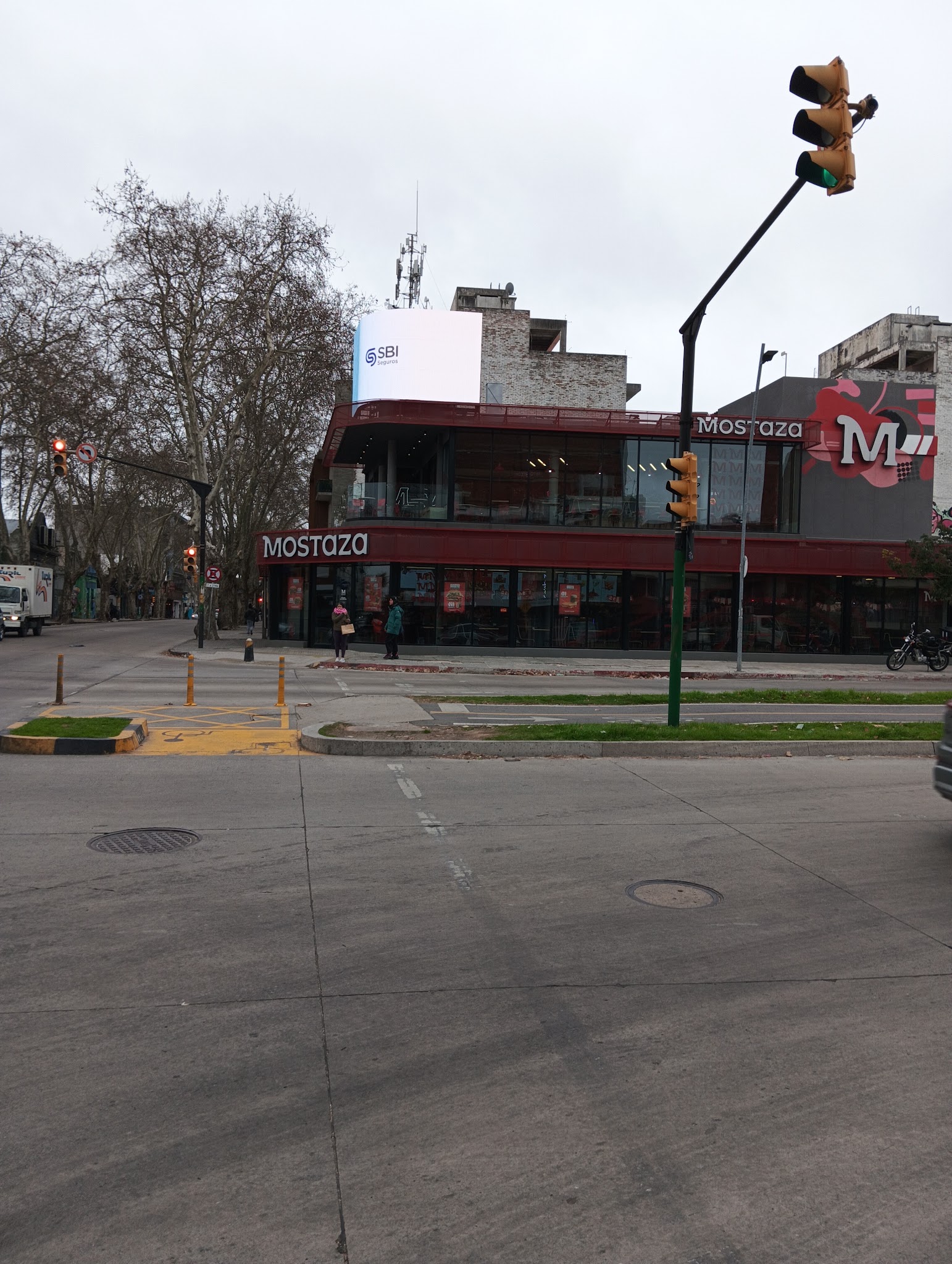 Mostaza · Av.Gral Rivera