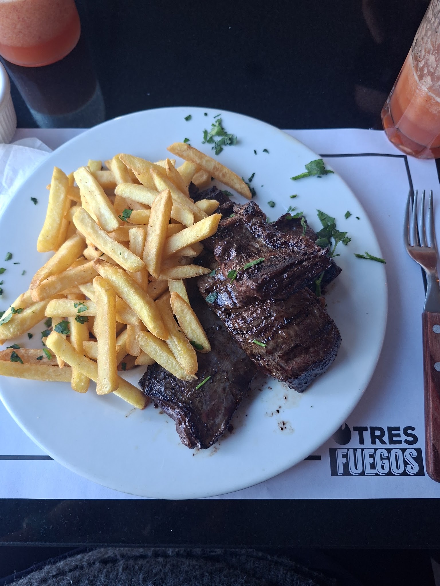 Tres Fuegos