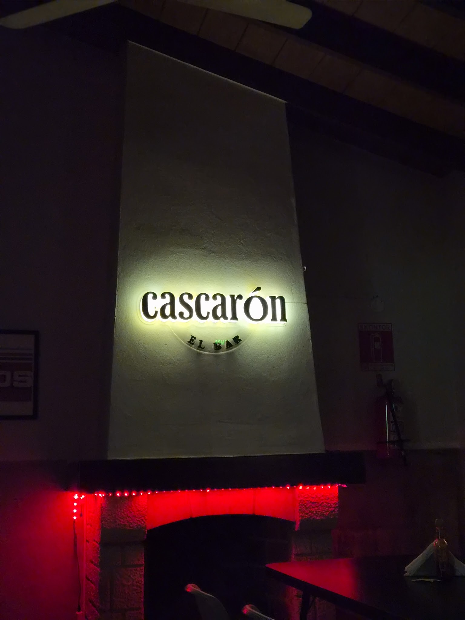 Cascarón: el bar