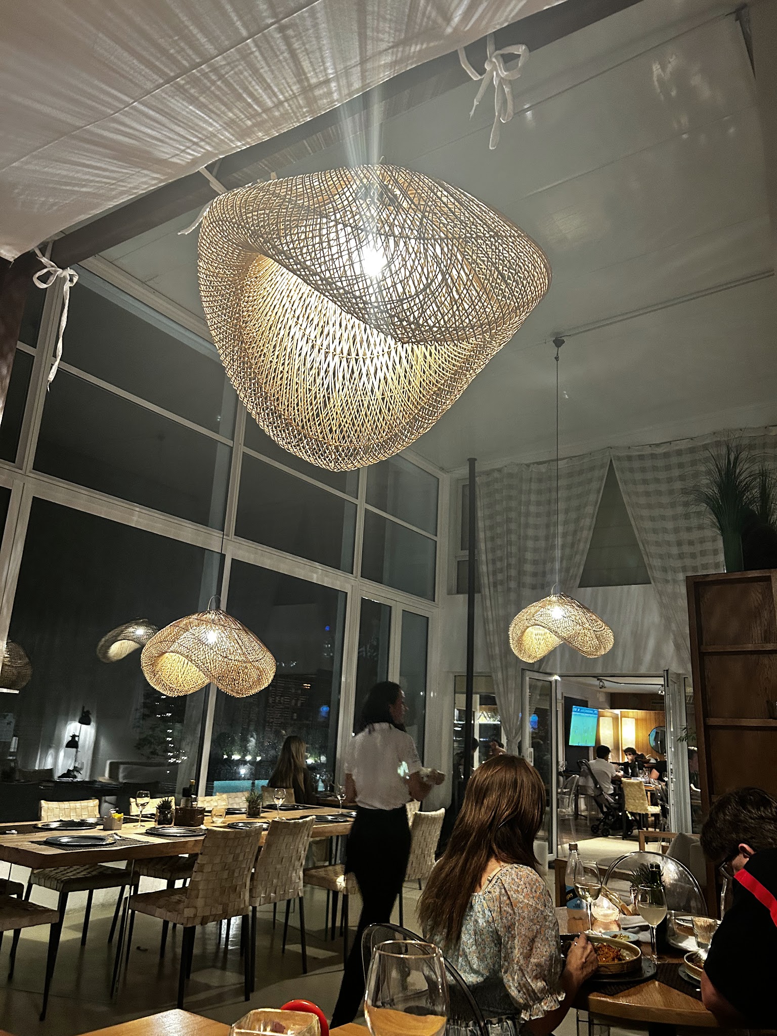 LIFE BISTRO
