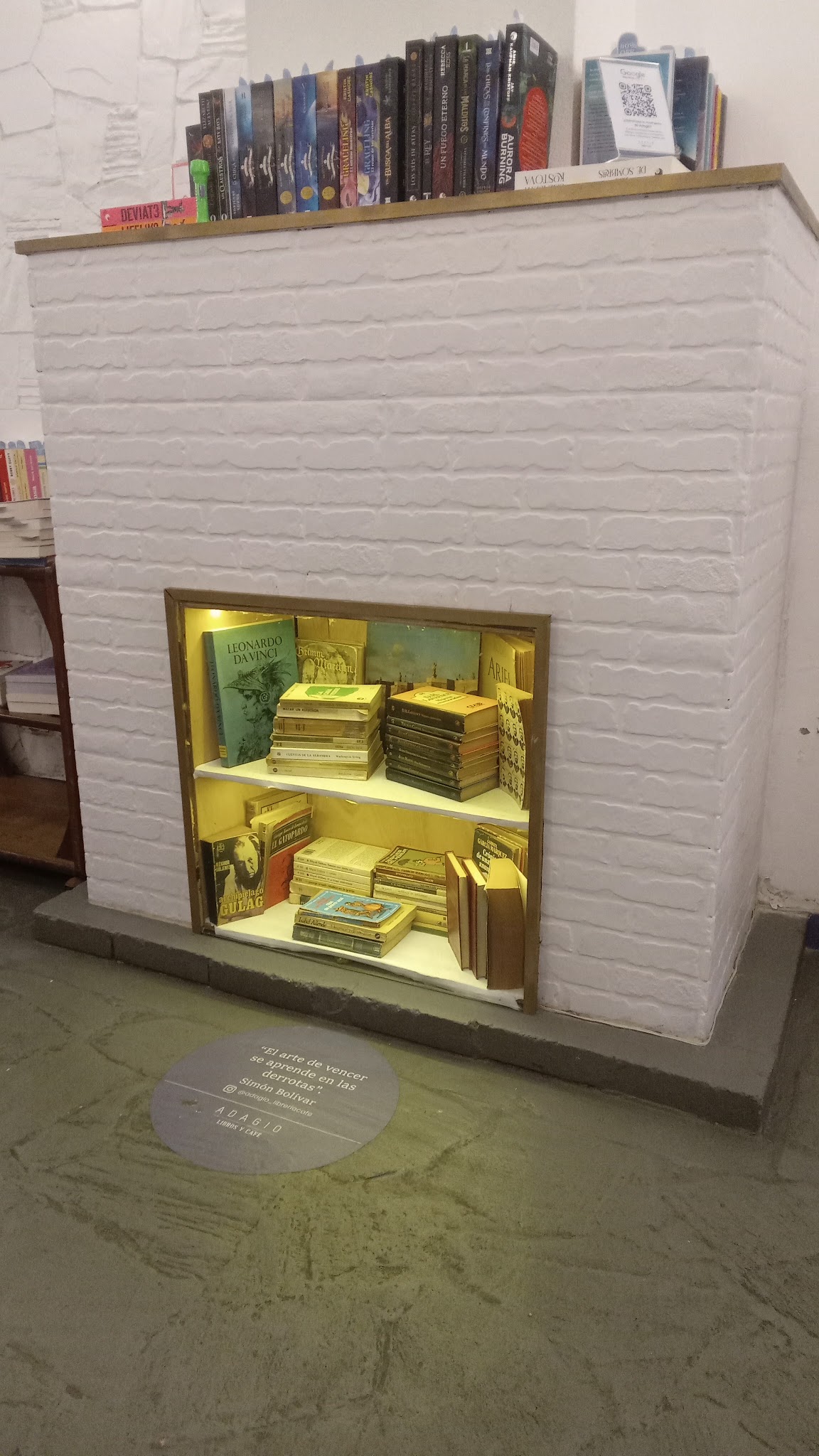 Adagio Librería café