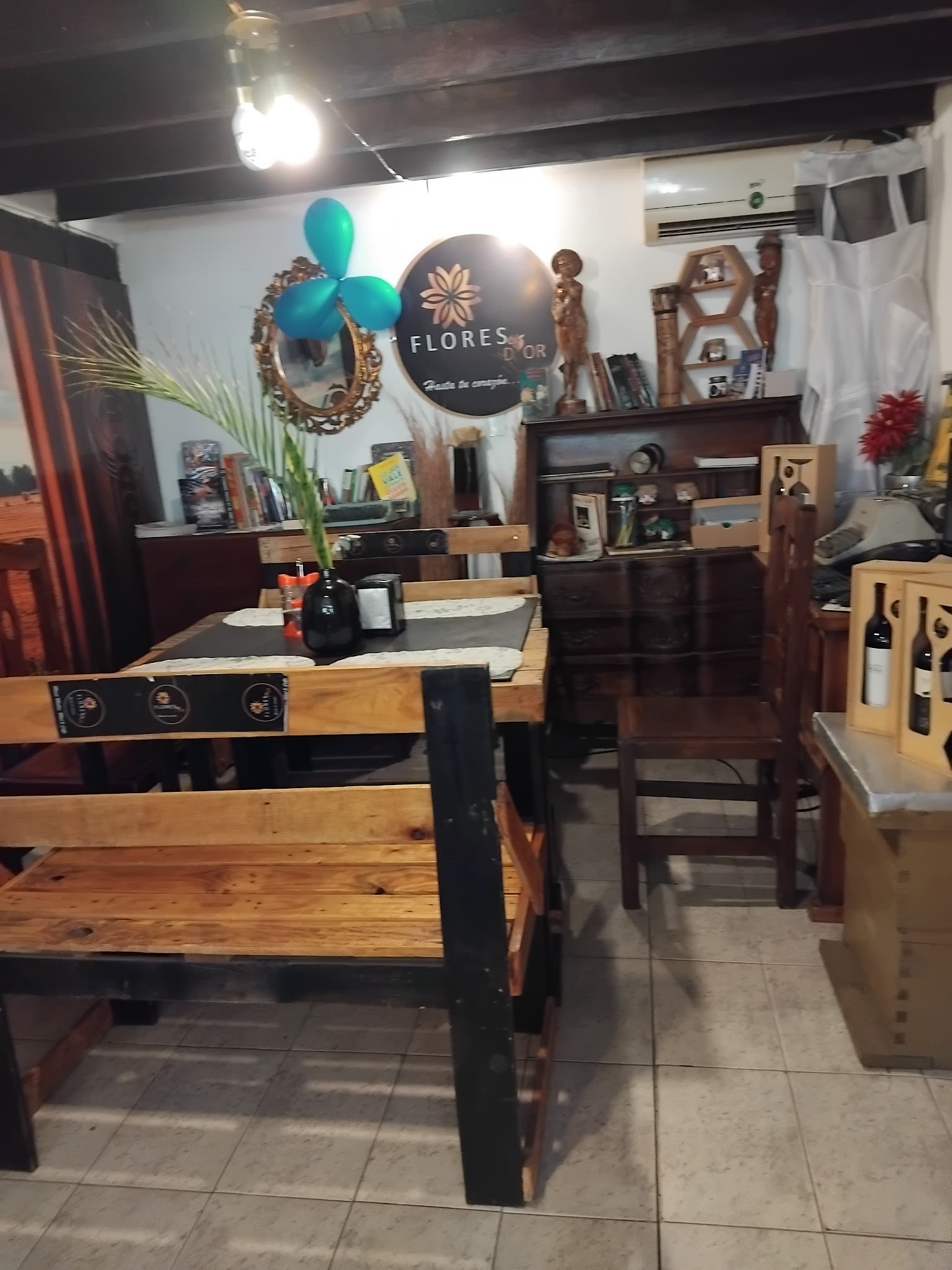 Flores Dor - Miel, Masa madre & Café