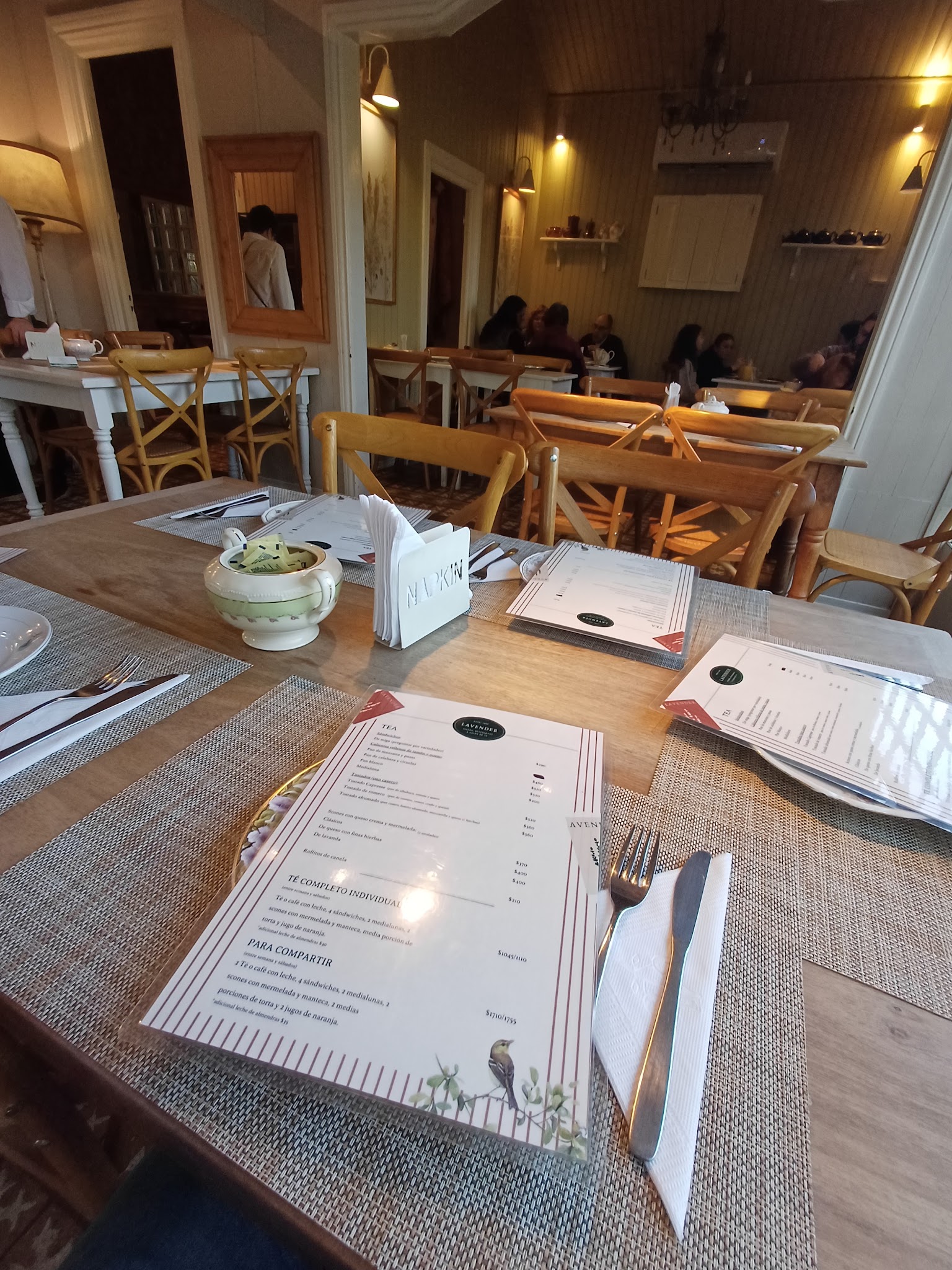 Carta de Lavender Tea Room, foto de julio de 2026
