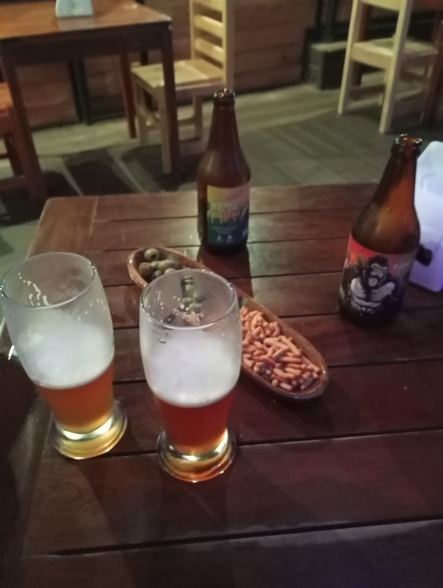 NOF Beer (Cervecería, pizzería)