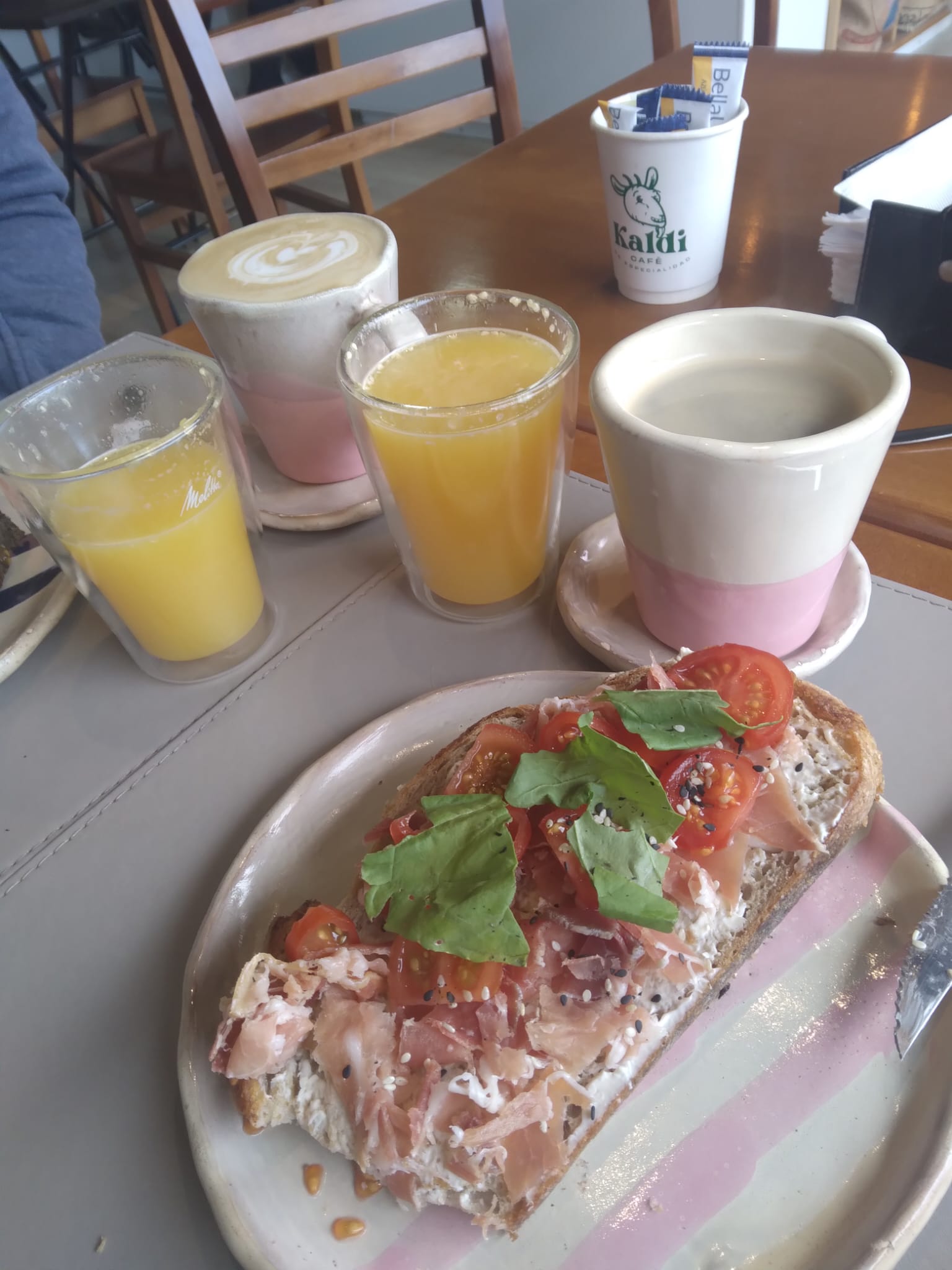Kaldi Café de especialidad · Av.Gral Rivera