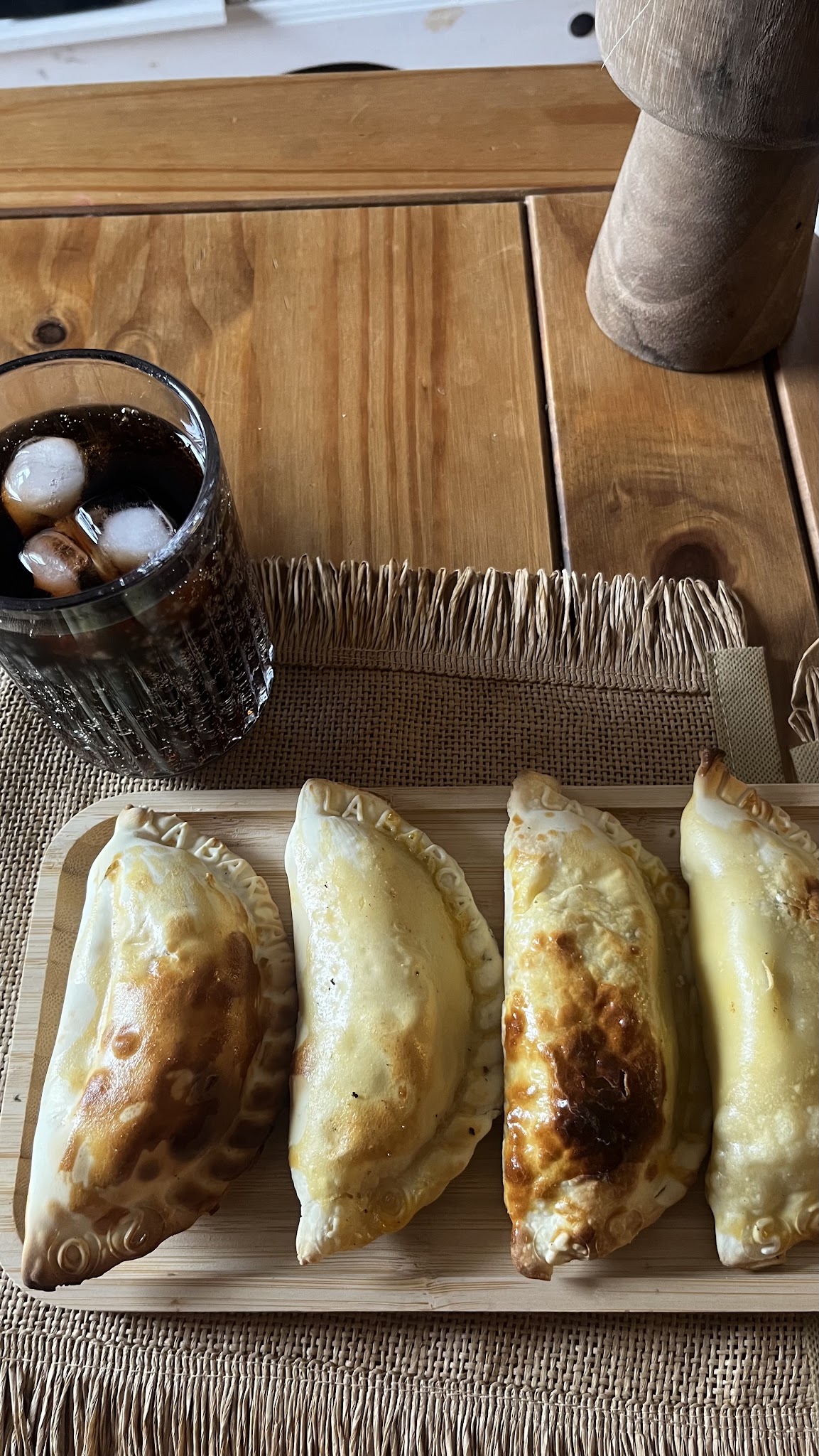 La Barca Empanadas y Pastas
