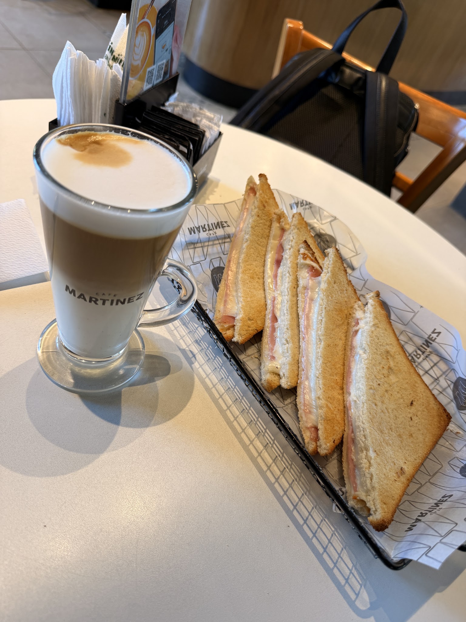 Cafe Martinez - Paseo los Árboles