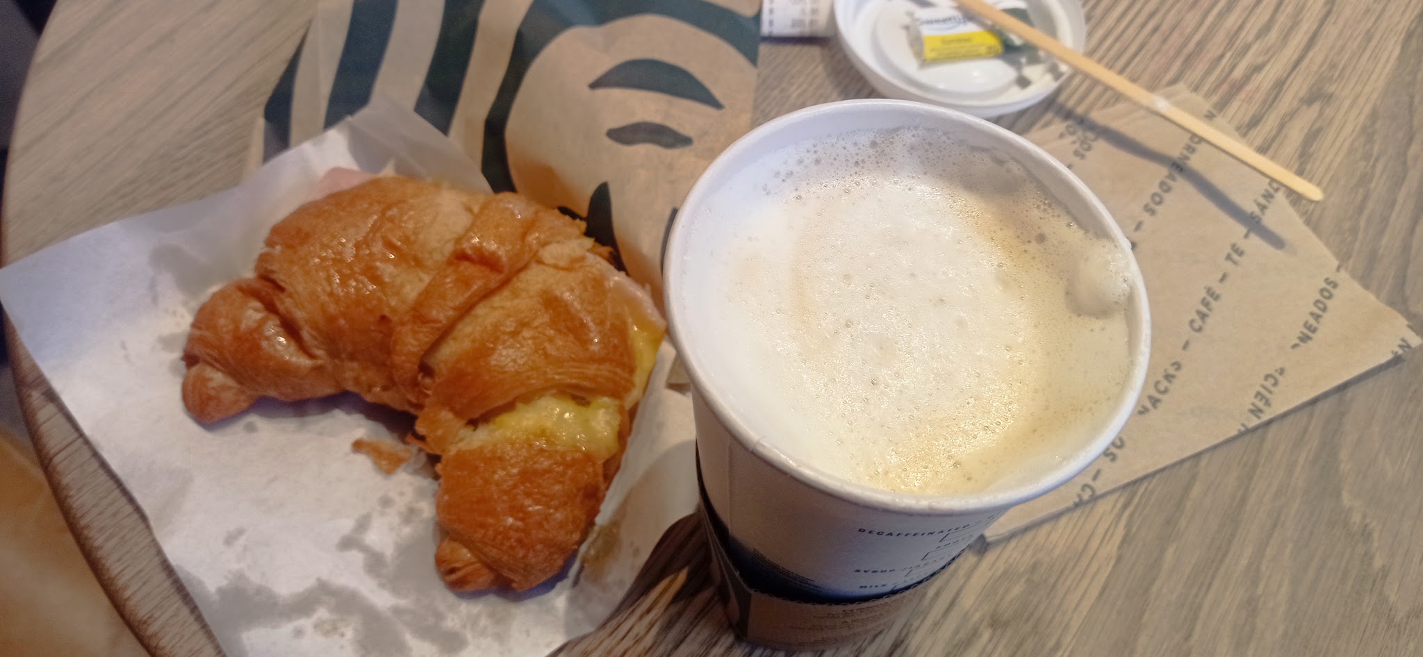 Starbucks · José Ellauri