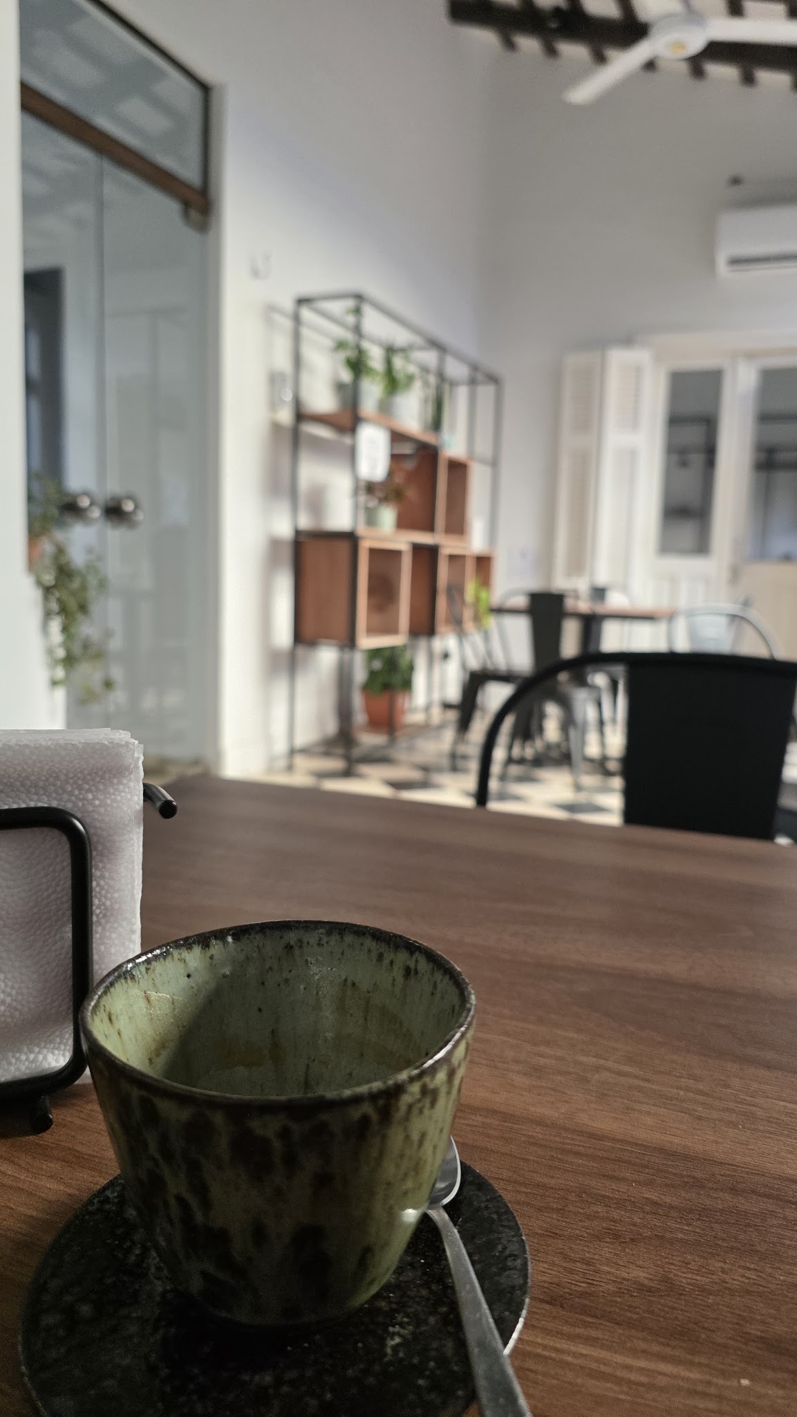Lattente Cafe