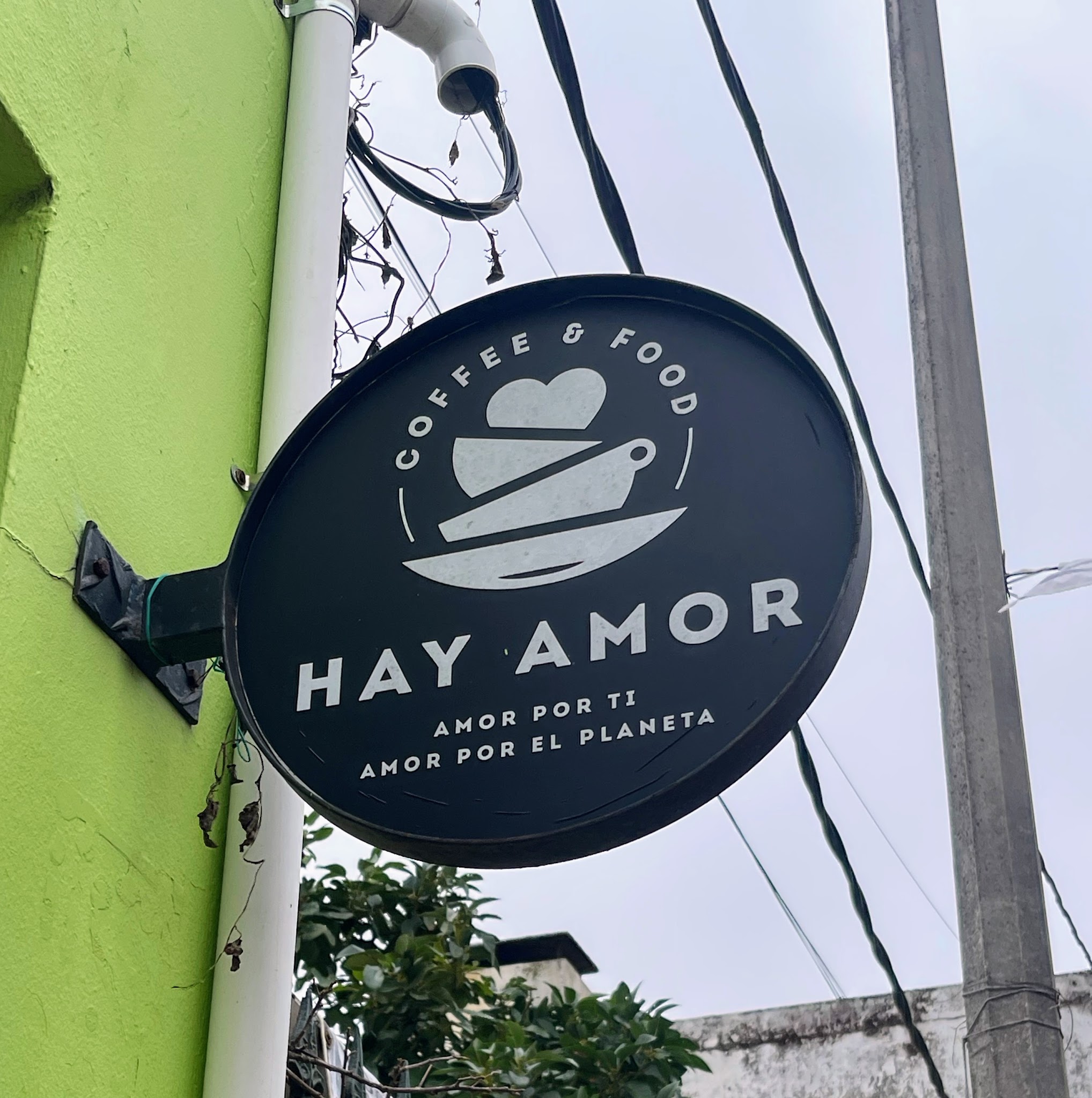 Hay Amor
