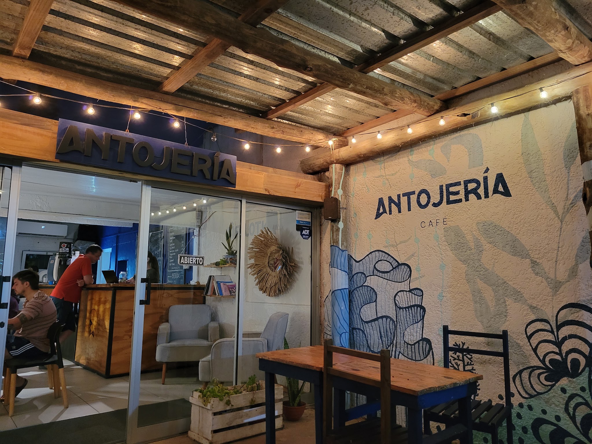 Antojería Café