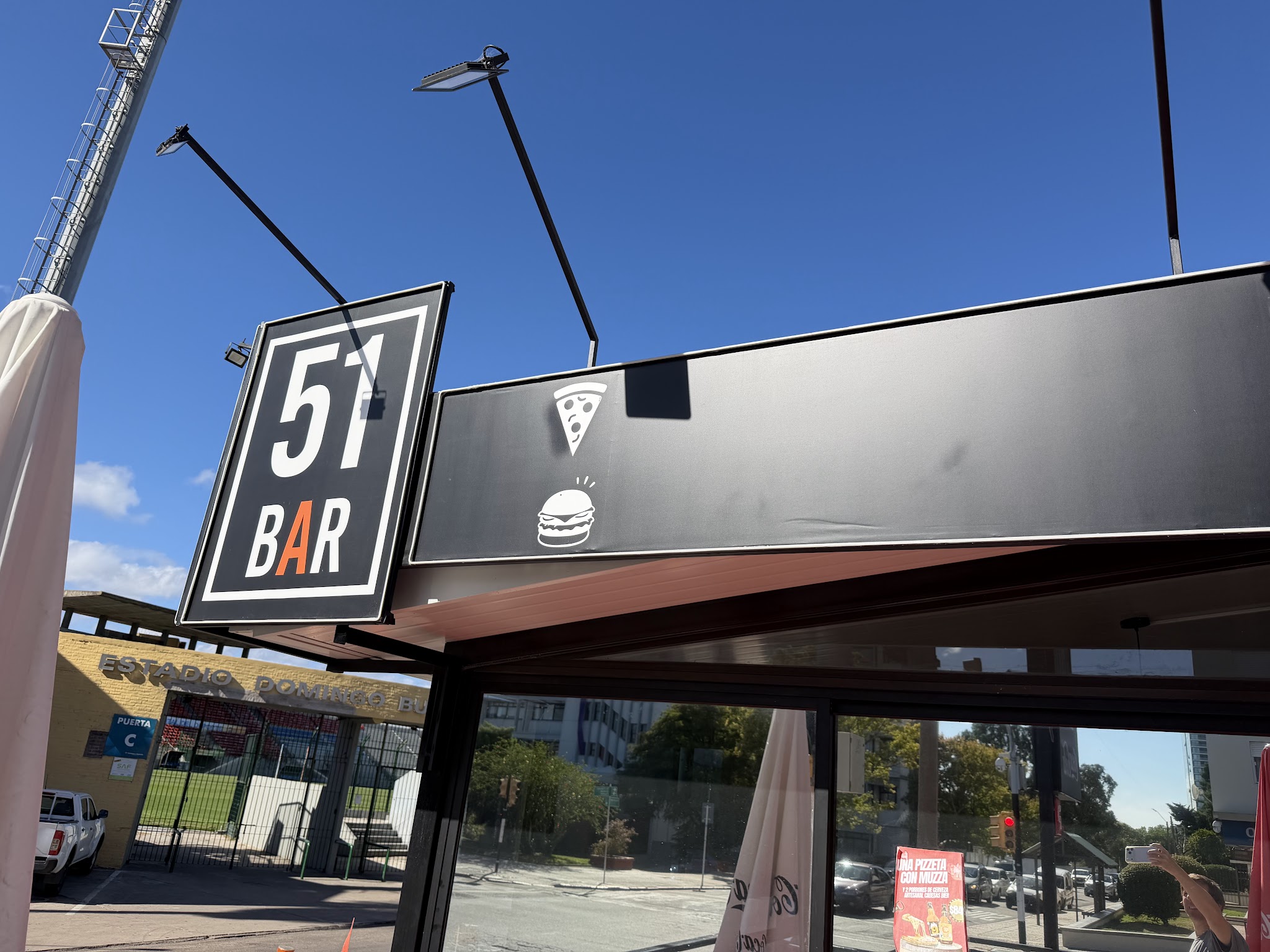 51 Bar
