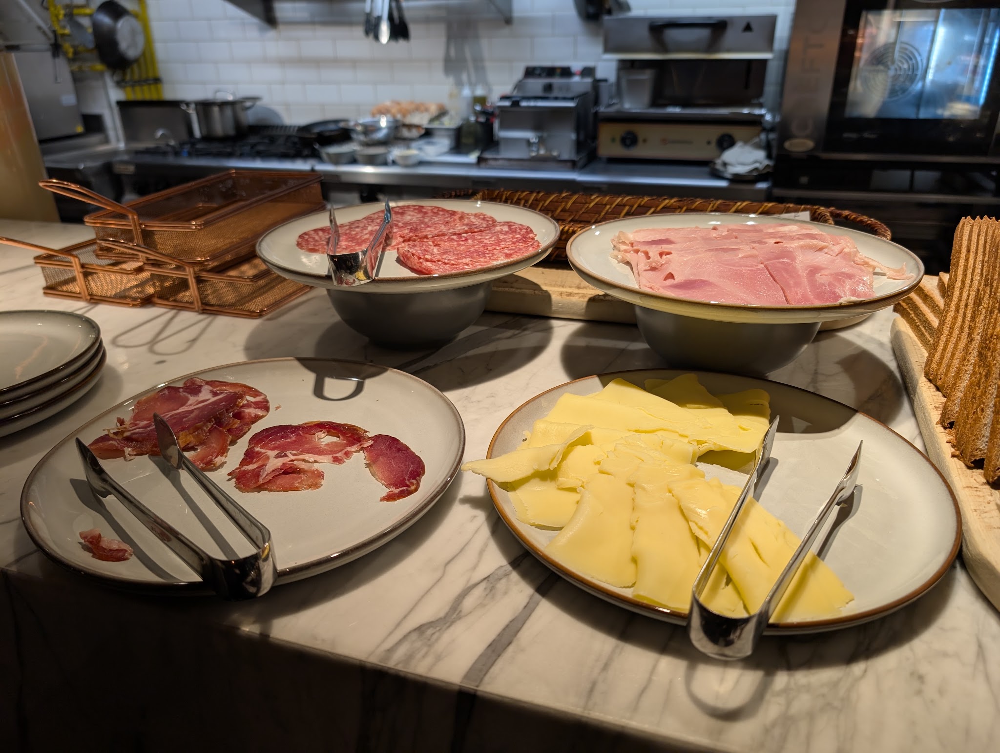 Tomas Restaurant