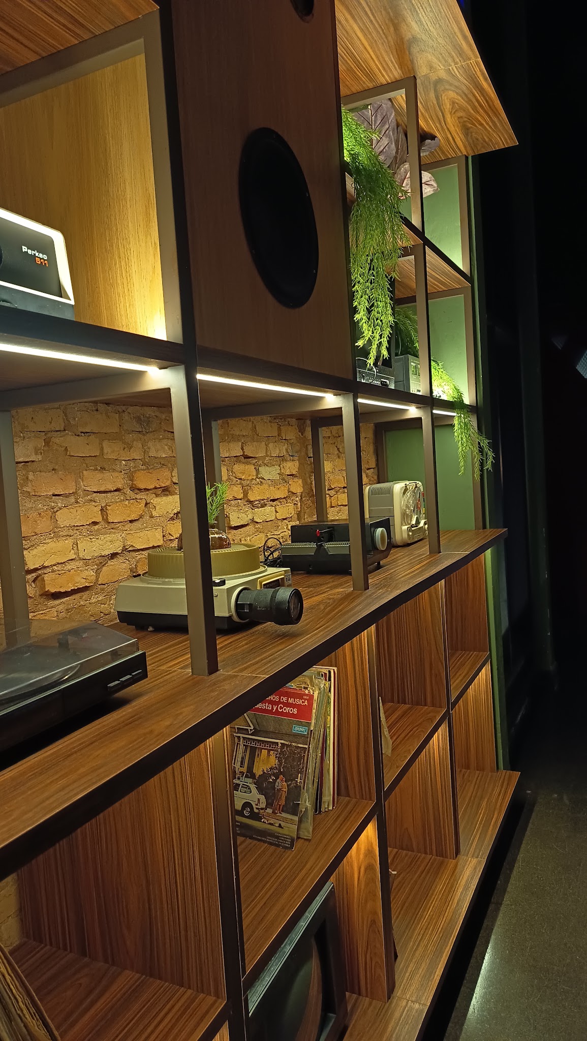Colombo Bar