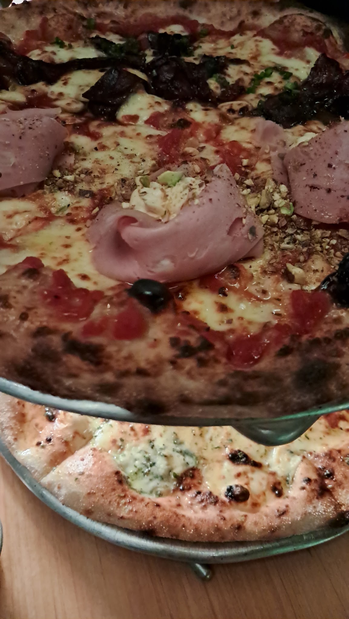 Dos Orientales Pizza Bar