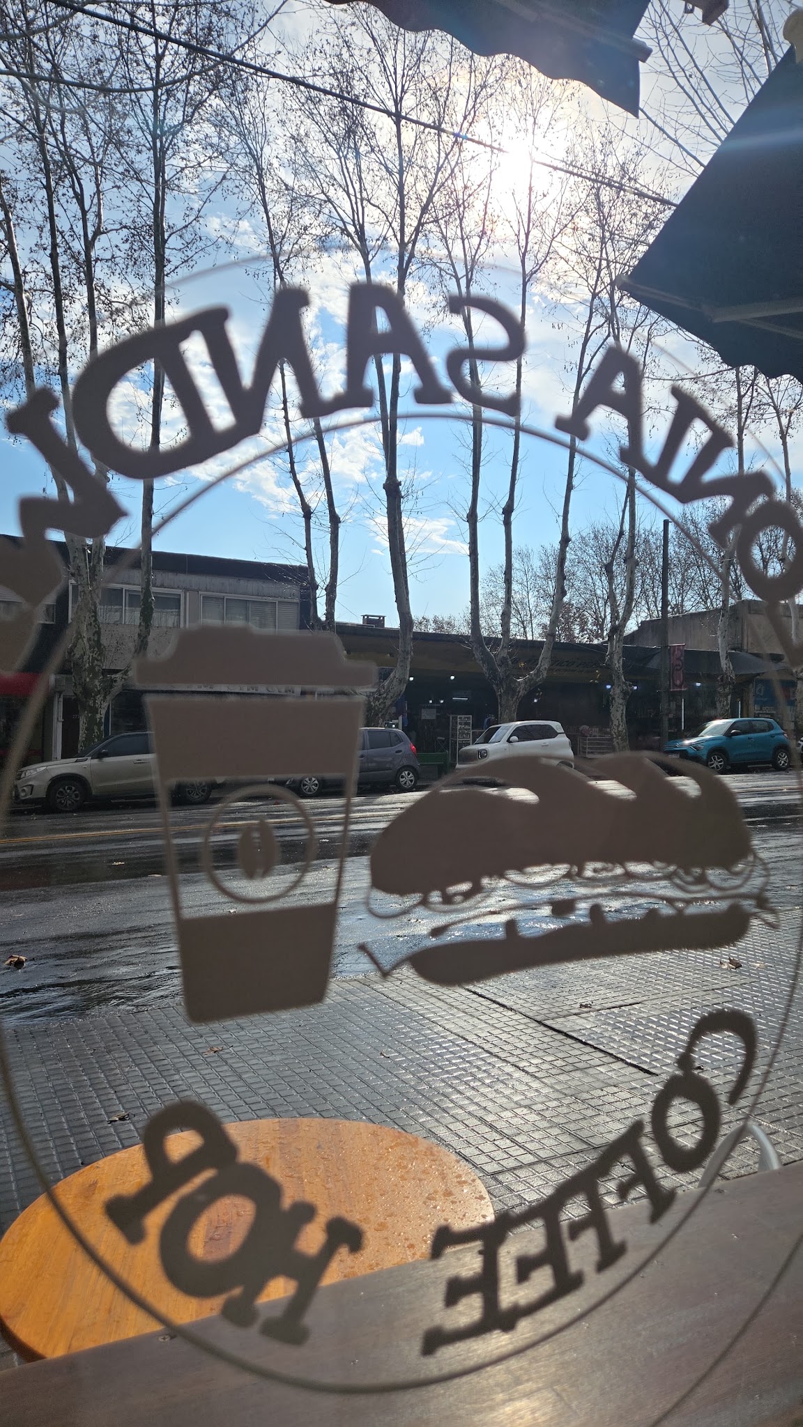 Colonia Sandwich Coffee Shop · Gral. Flores