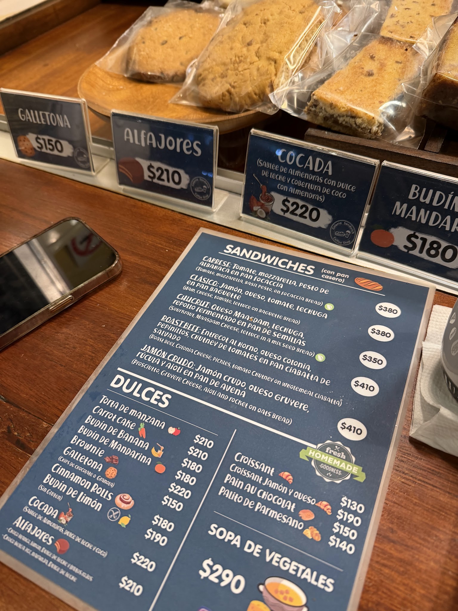 Carta de Colonia Sandwich Coffee Shop · Gral. Flores, foto de junio de 2026
