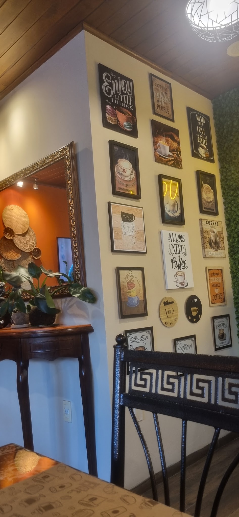 Valeska Cafe