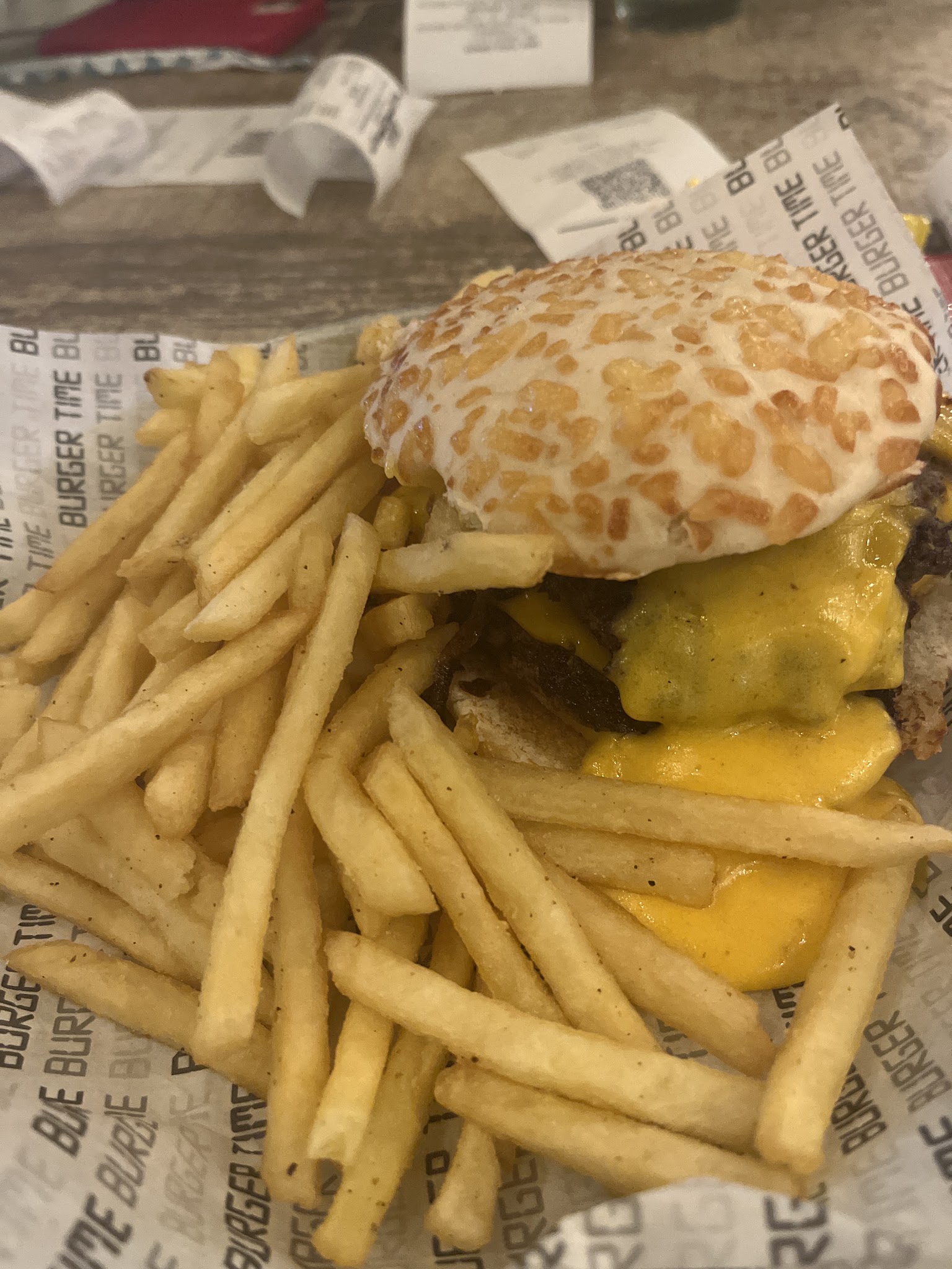 Burger Time en Mercado Arocena - Carrasco