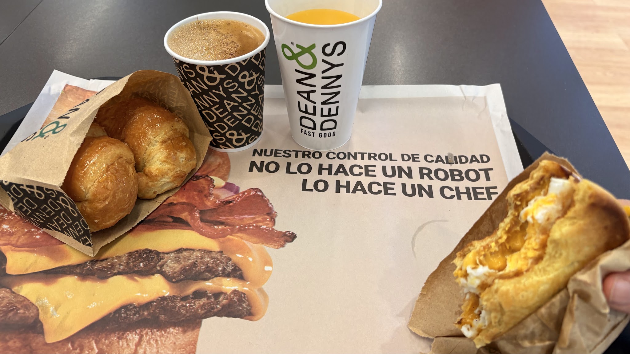 Dean & Dennys · Bv. Gral. Artigas