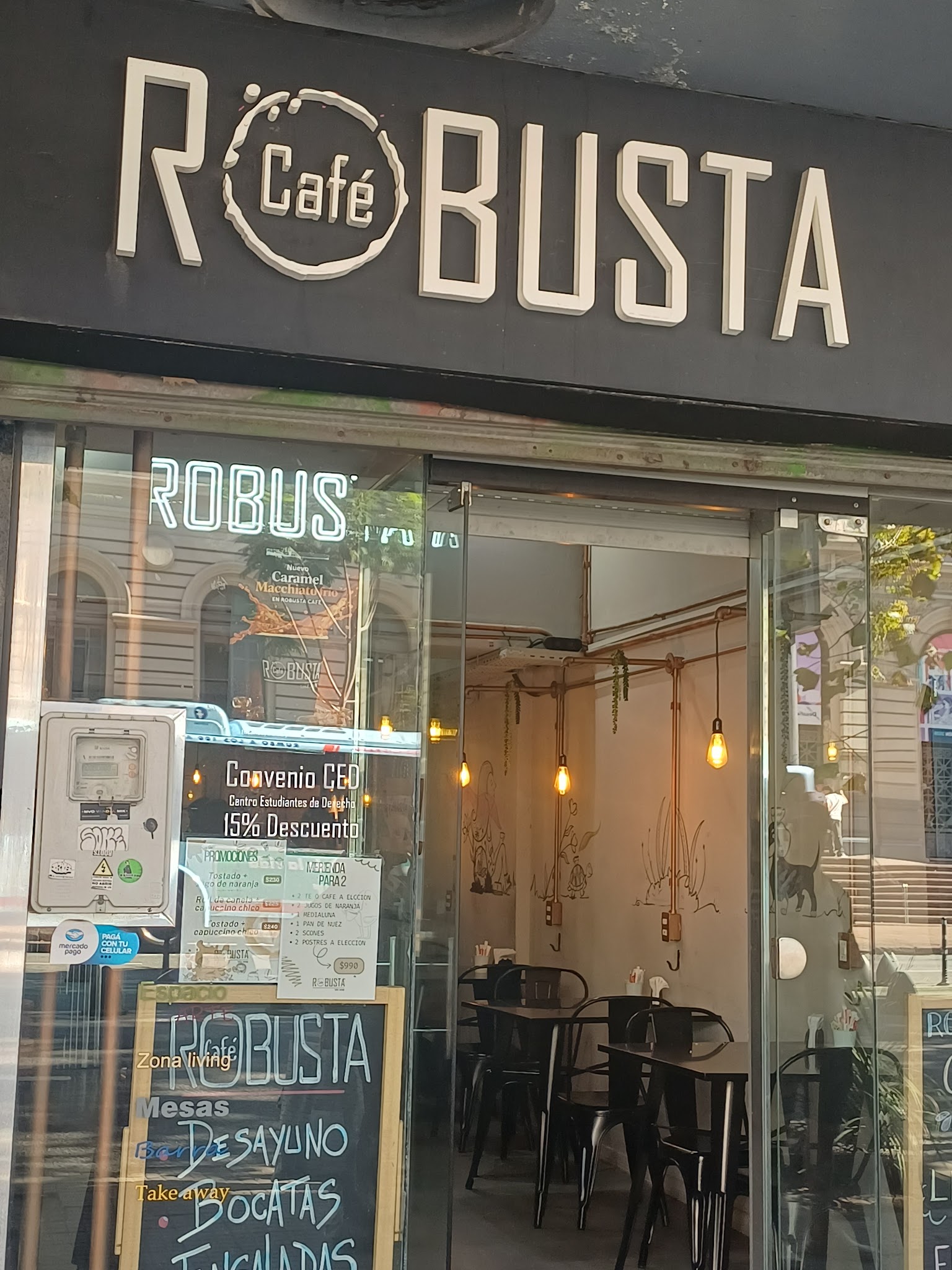 Robusta Café · Av. 18 de Julio