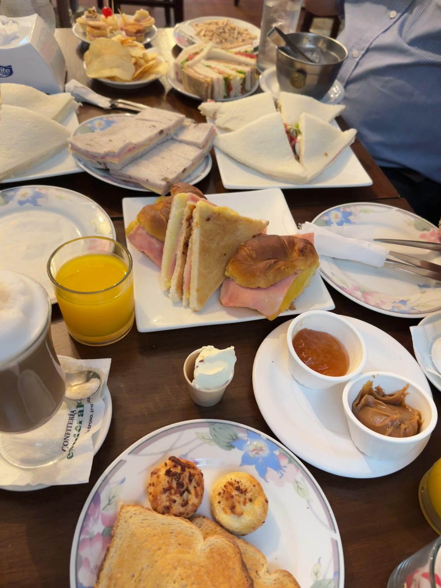 Panadería y Confitería "La Nueva Esmeralda"