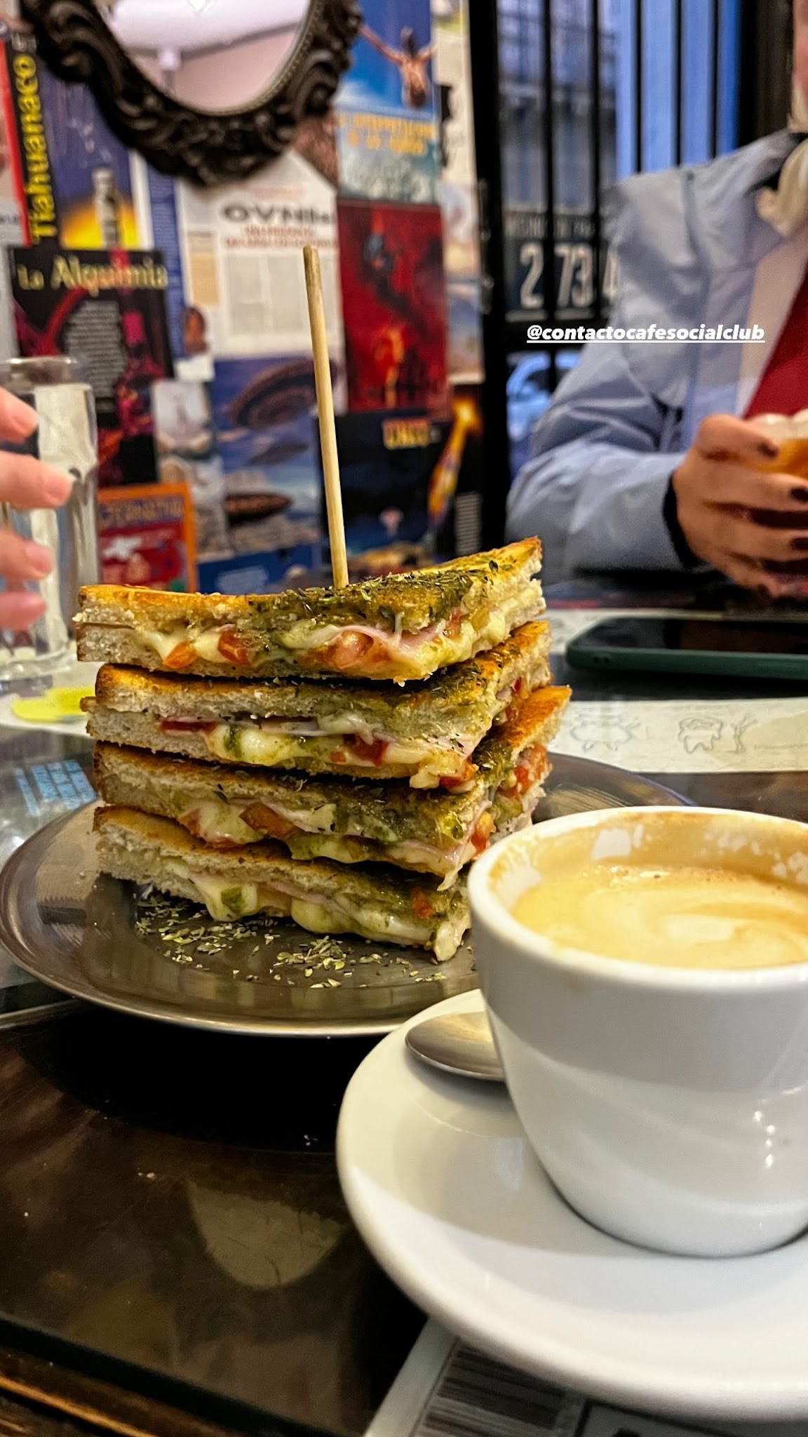 Contacto Café Social Club