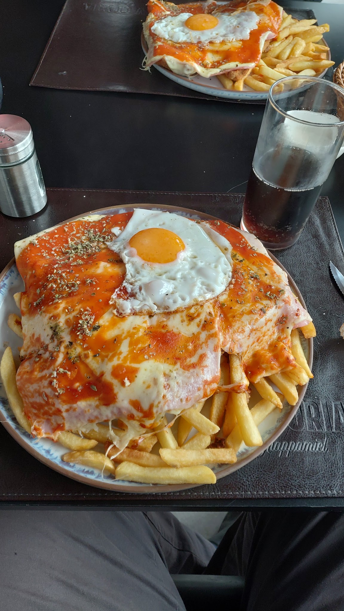 Jueves 5