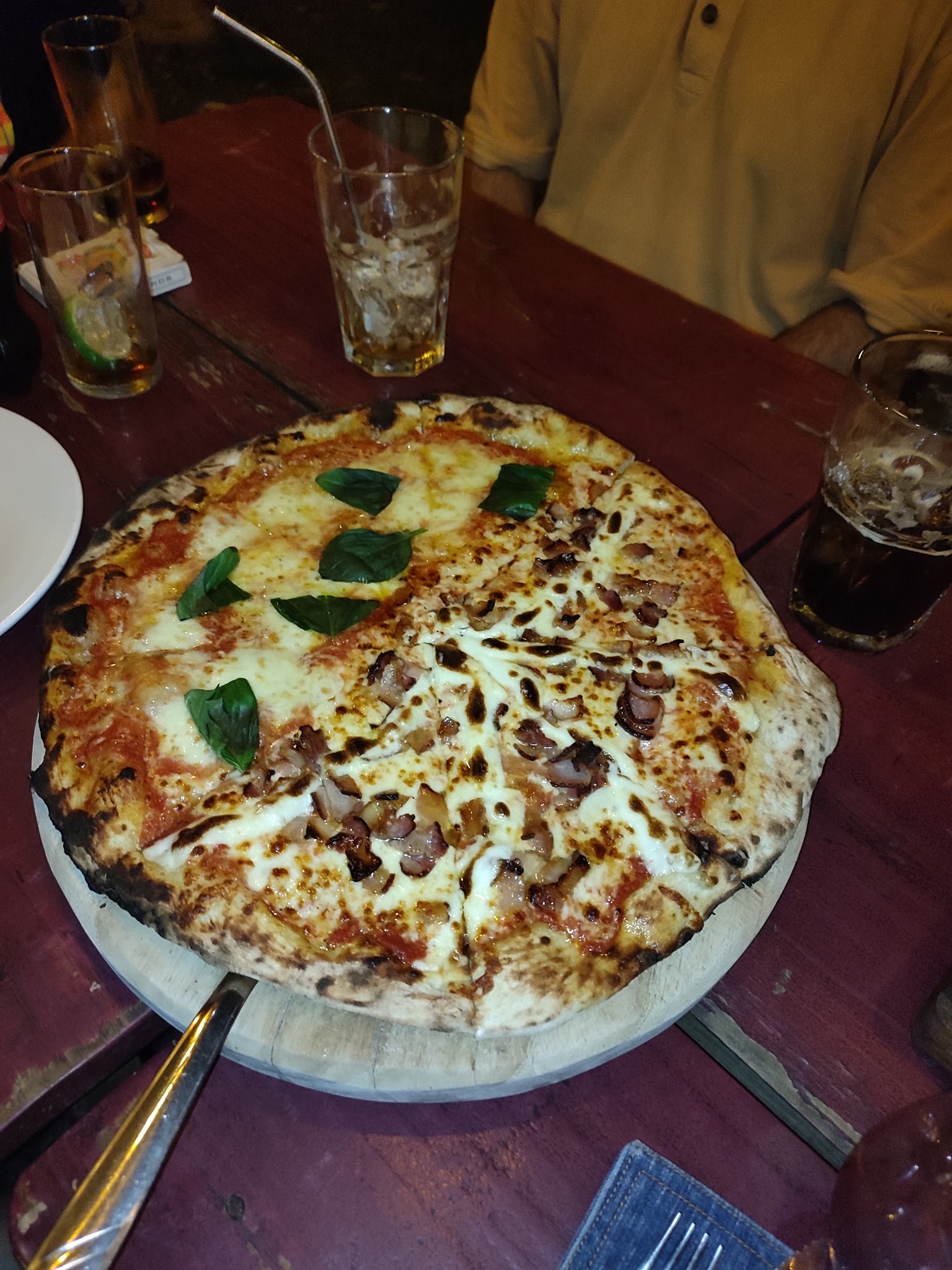 12 Leñas Pizzería