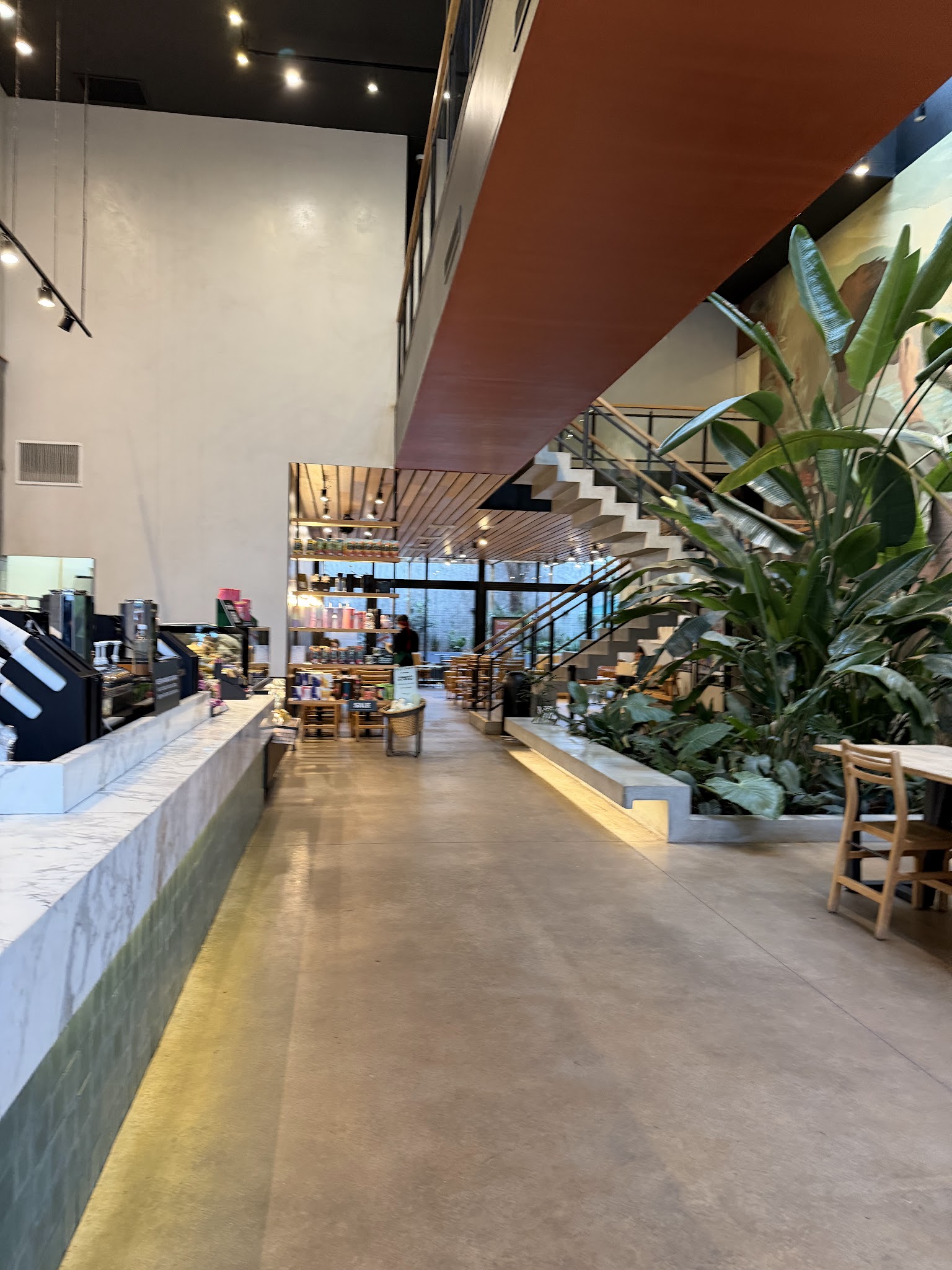 Starbucks · Av. Alfredo Arocena