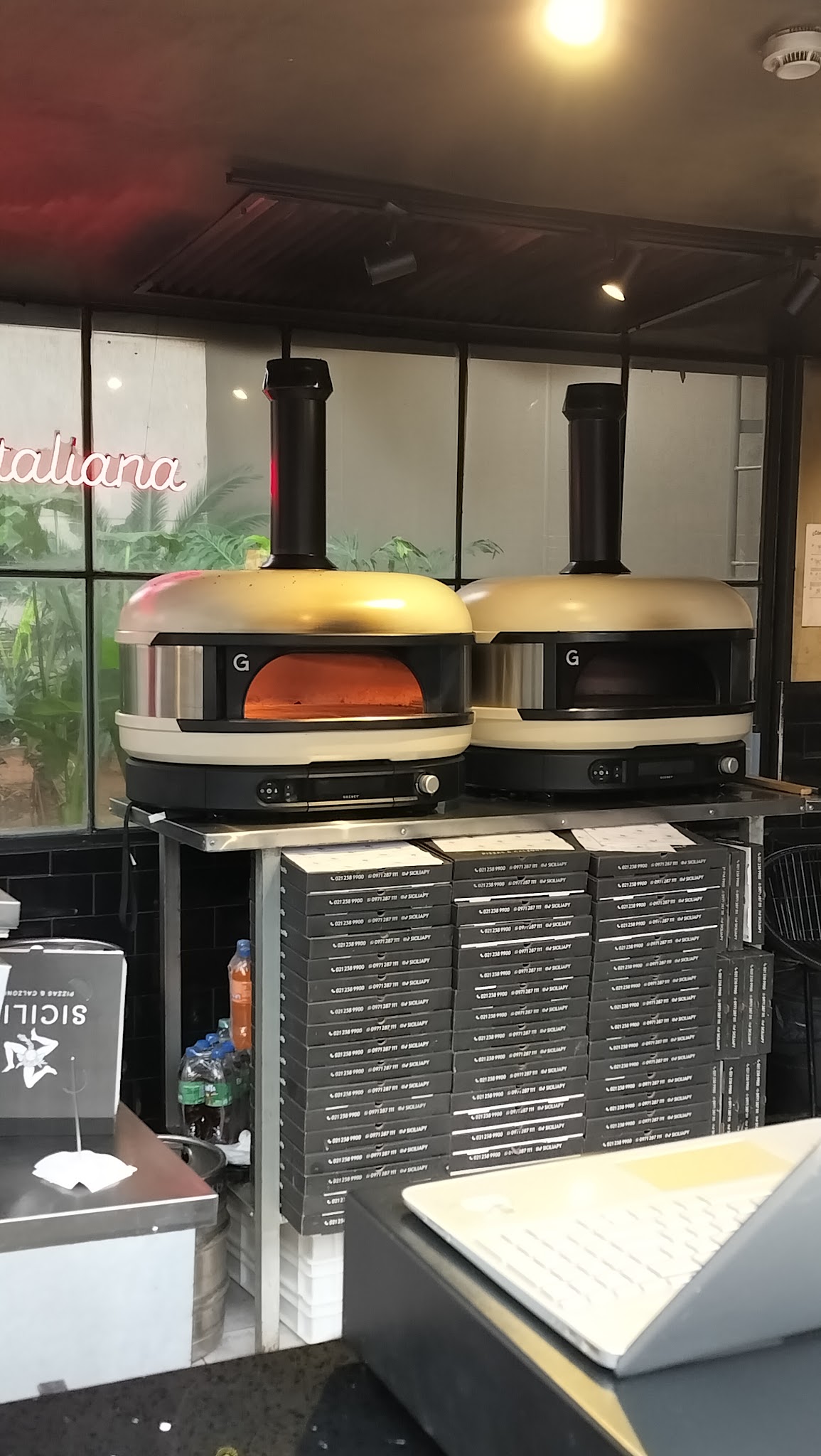 Sicilia Pizzas & Calzones - Plaza Mariscal