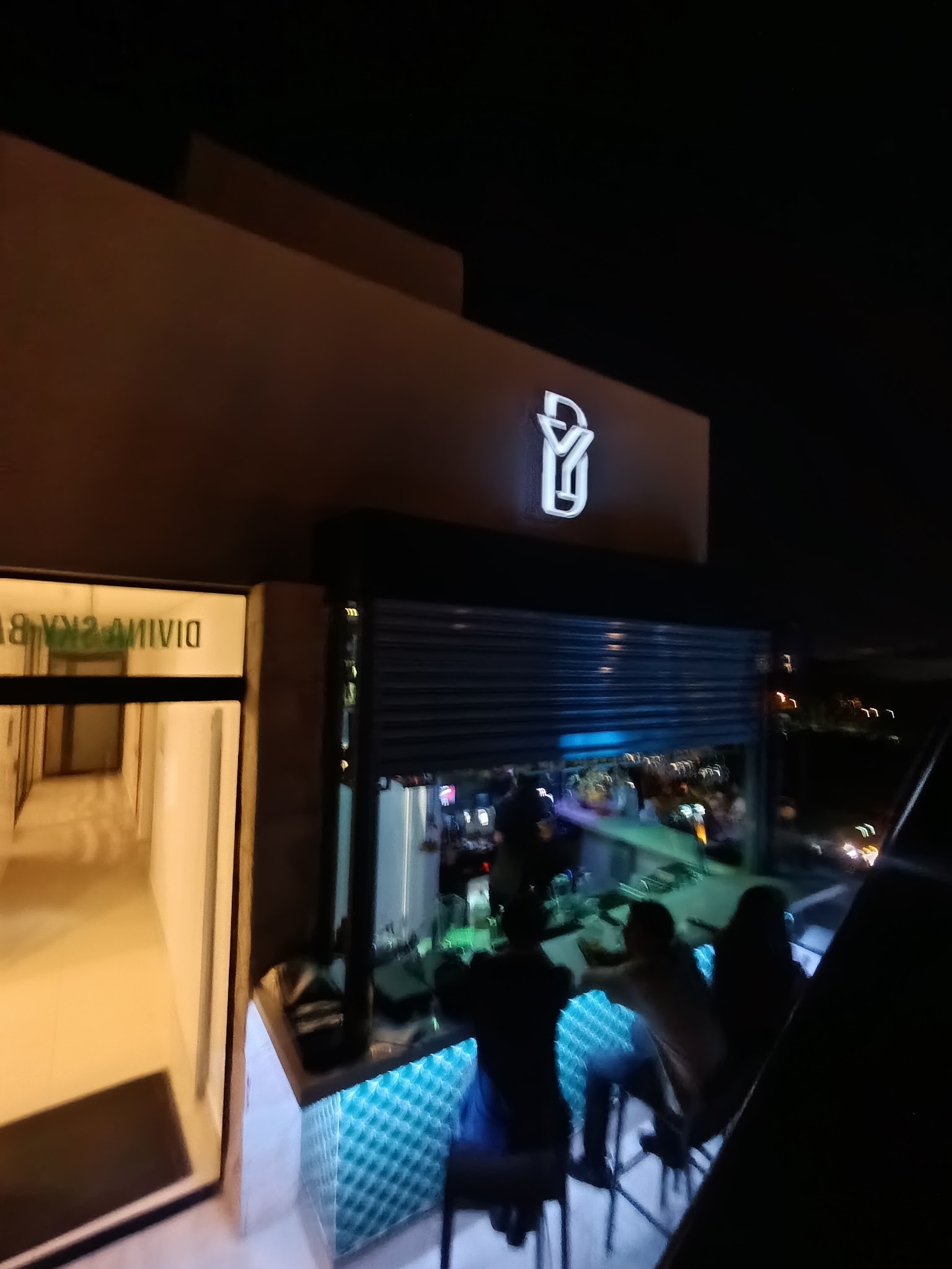 Divina Skybar
