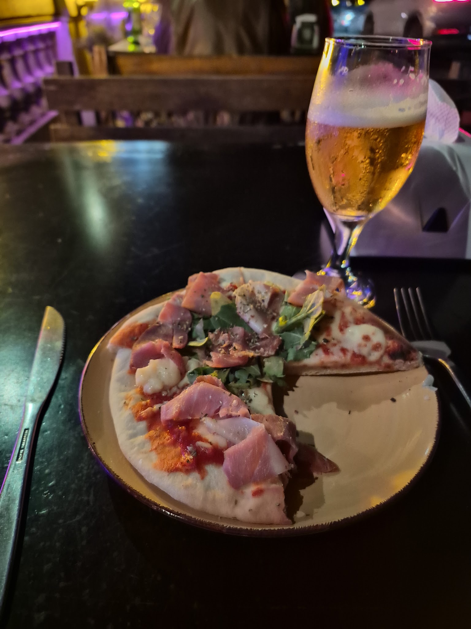 Reina Cafe Bar