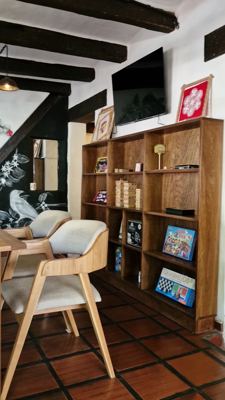 Alzati Books and Coffee Shop